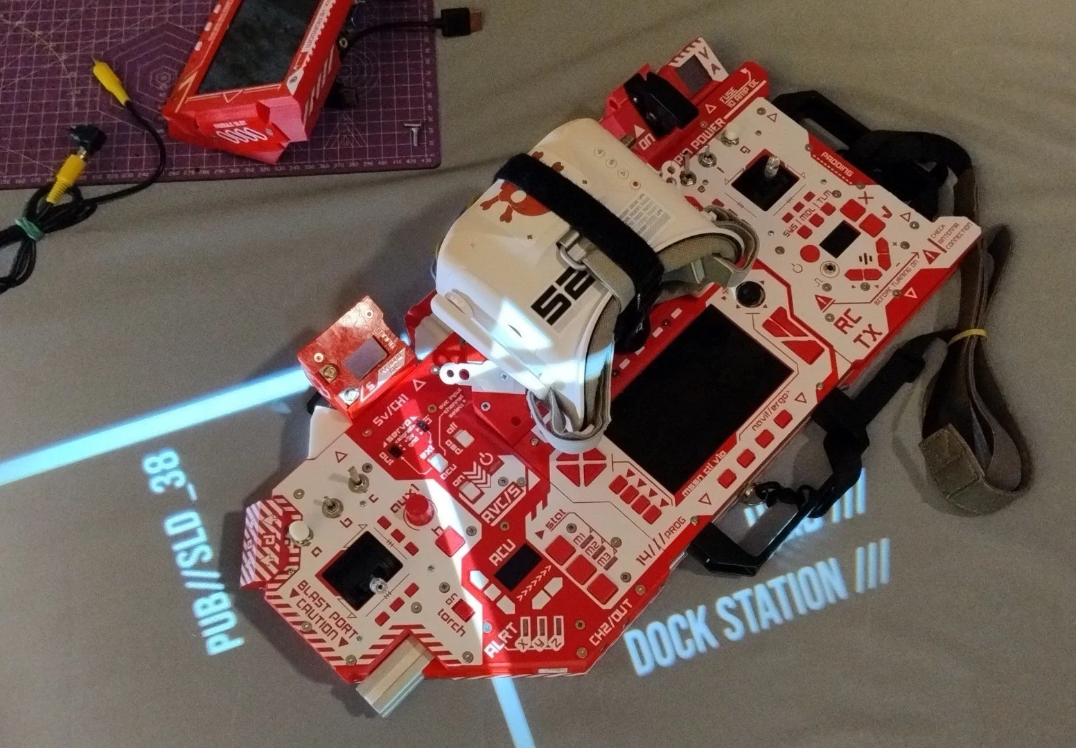 03_hmdock3.jpg