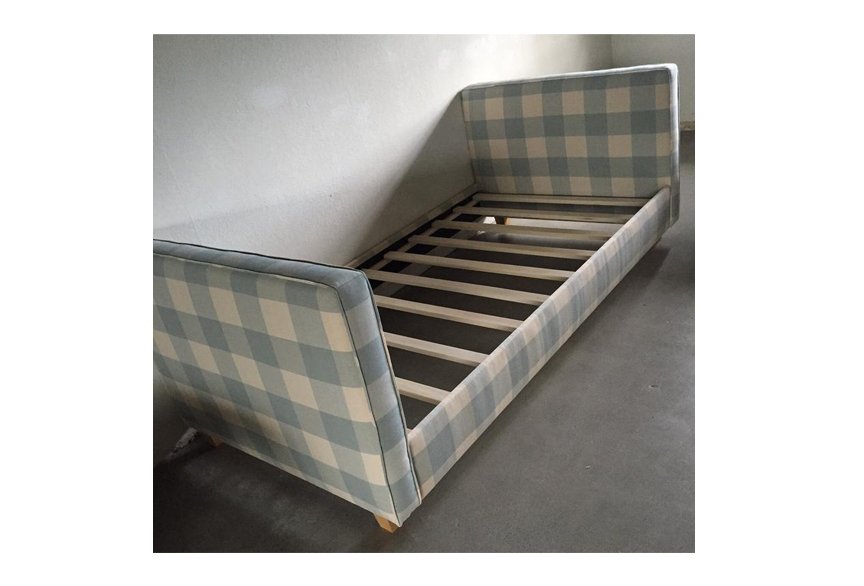 daybed legs.jpg