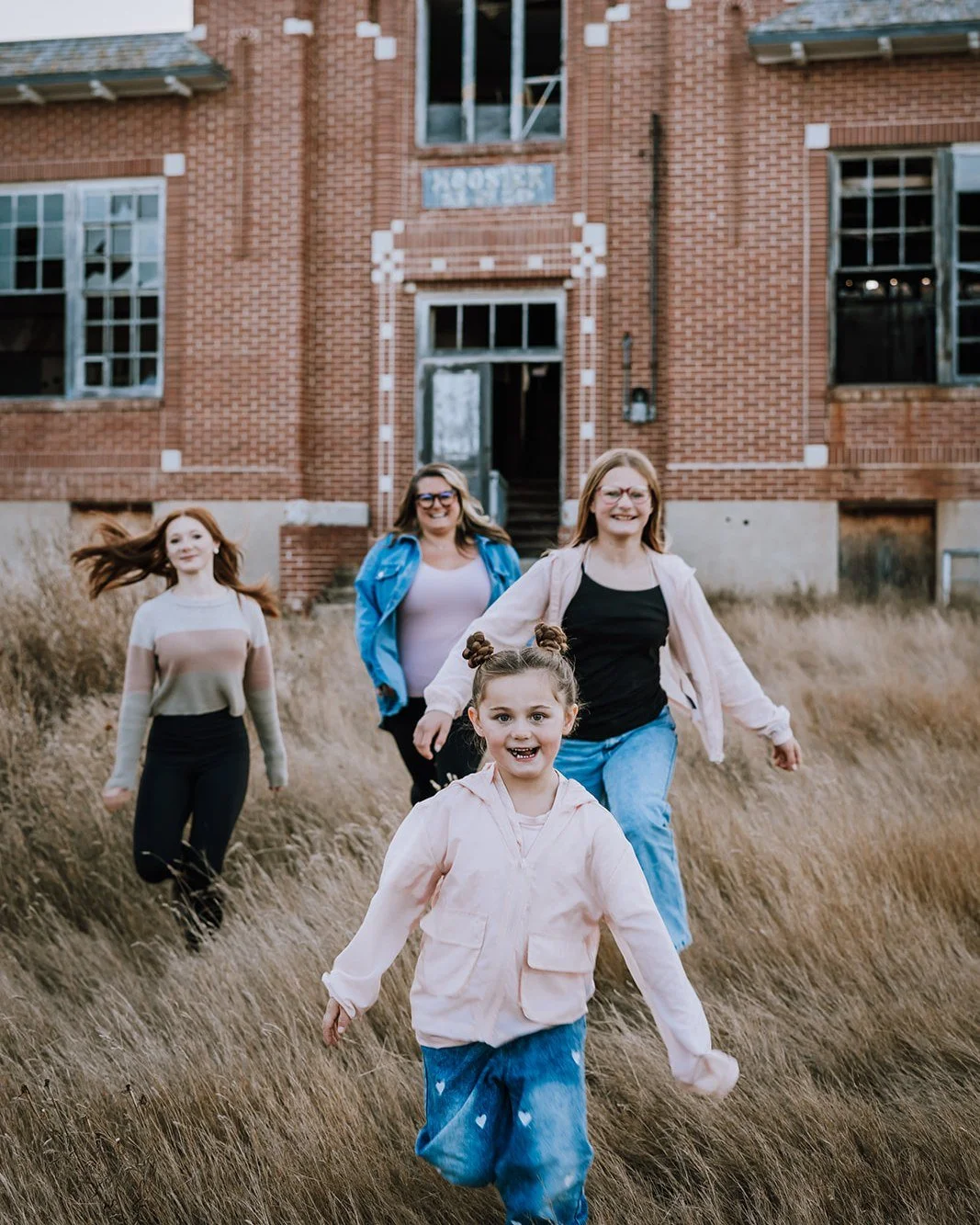 Hoosier, SK has a way of stealing my heart every time. It&rsquo;s been exactly two years since I last visited, and I was lucky enough to reconnect with Kelty and her girls&mdash;Brynn, Braelynn, and Annie&mdash;for another session. We even got a few 