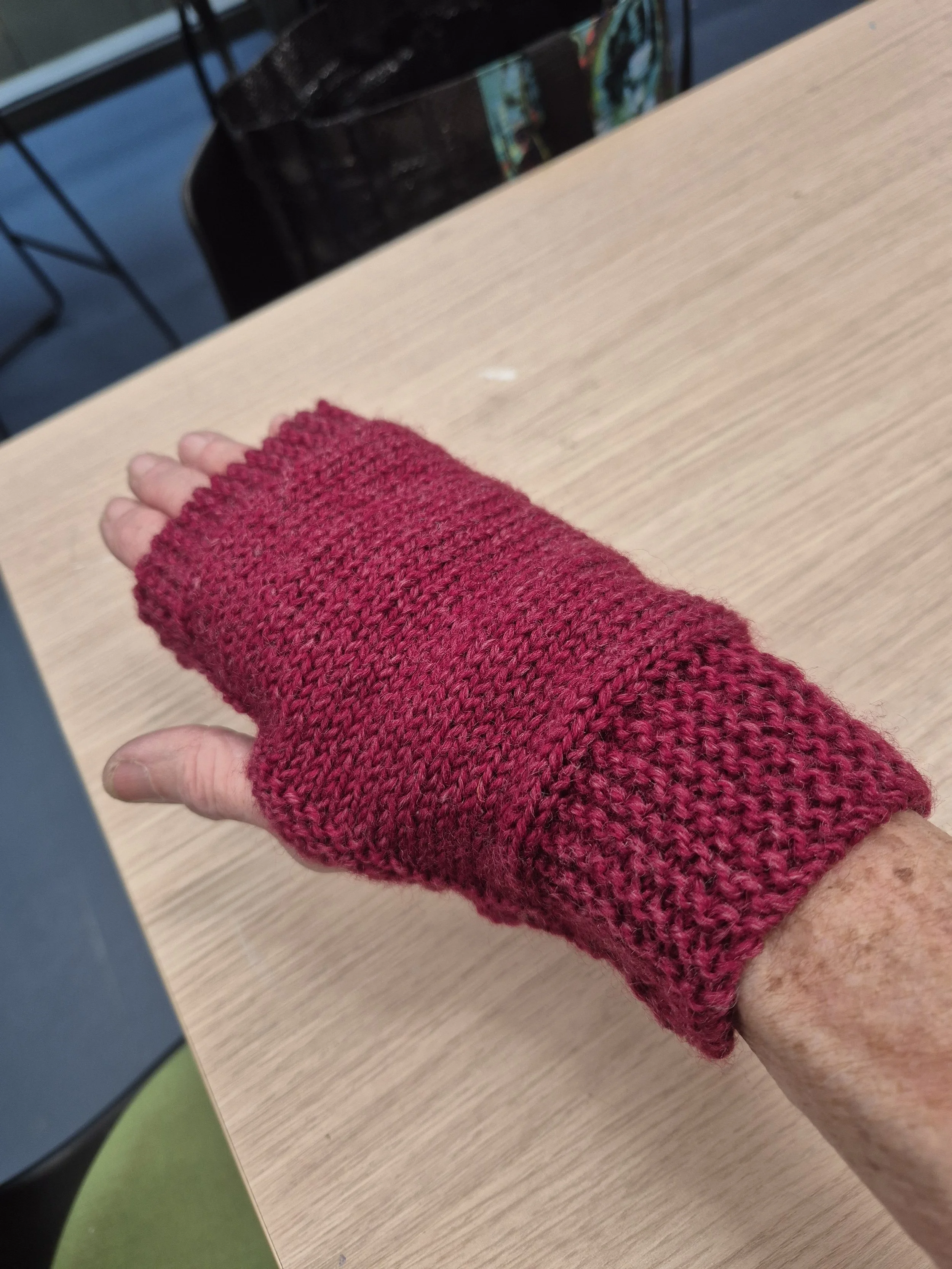 Fingerless gloves - knitted