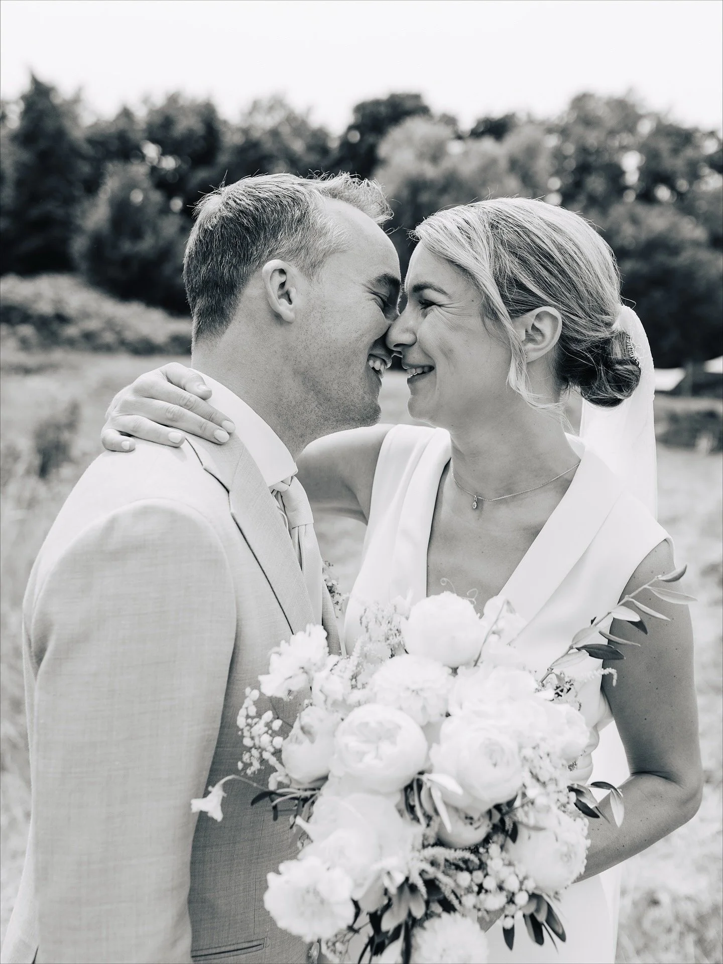 The beautiful day of Anniek &amp; Daan | 19.07.25

Wedding vendors
Venue &amp; catering: @paviljoenpuur 
Dress: @bruidshoek 
Suit: @skikktailoring 
Styling &amp; flowers: @loesforstyle 
Live music &amp; DJ: @kylejanssen_ &amp; @yaniek_bosschert_ 
Vid