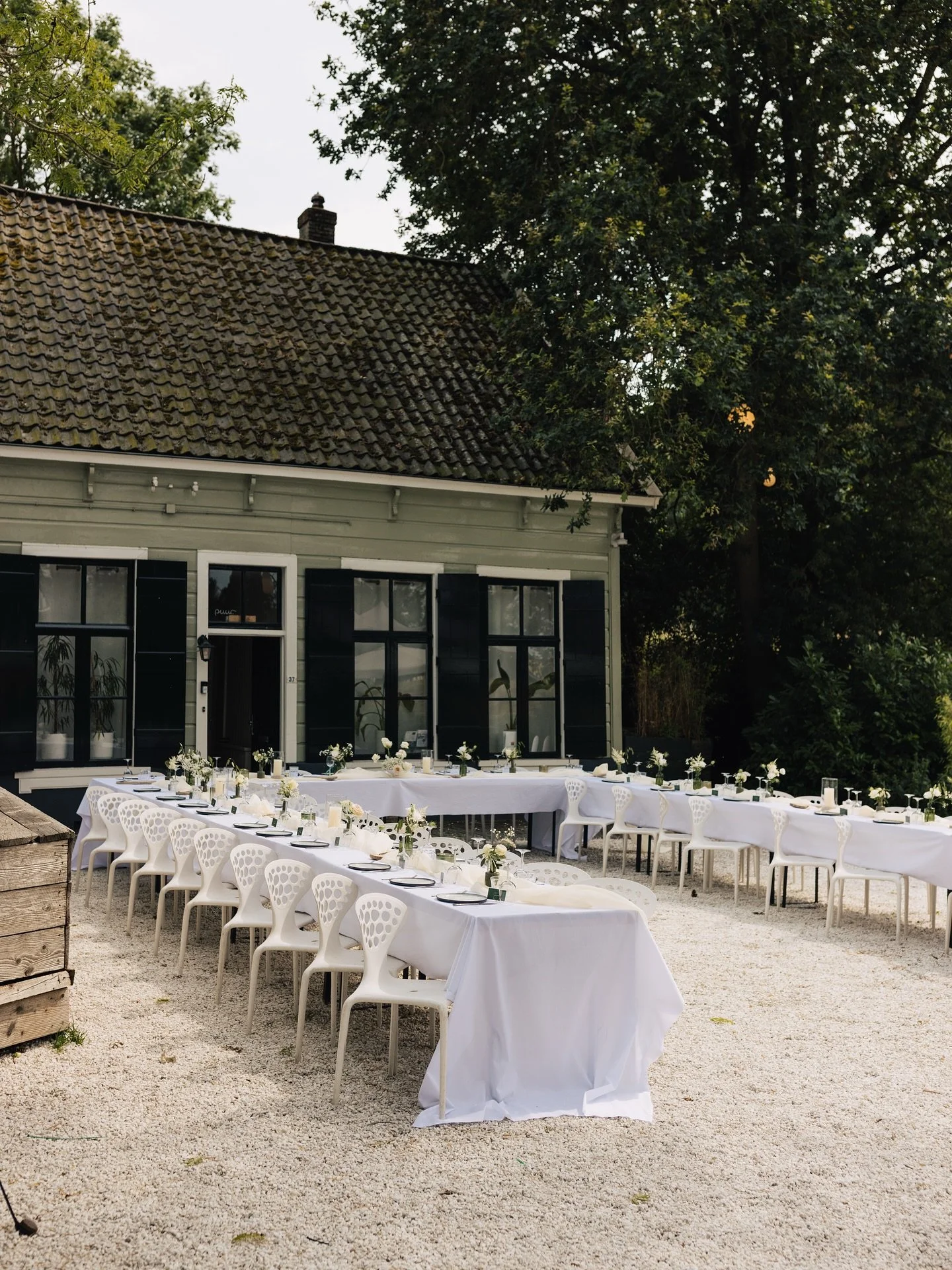 Dinner during golden hour 🌞

&mdash;
Bruiloft fotograaf, trouwfotograaf, bruidsfotograaf, utrecht fotograaf, trouw inspiratie, bruiloft fotografie, wedding photographer, destination wedding photographer, trouw fotograaf utrecht, trouwen in het buite