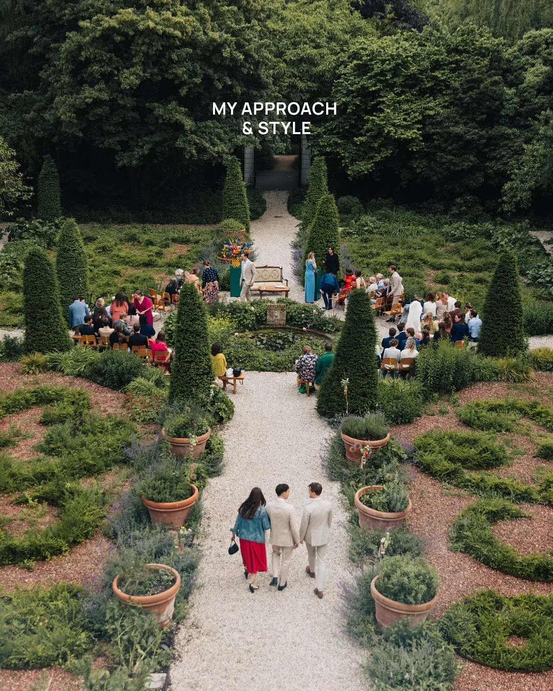 My style? 📸
 A question I get asked a lot, and something I always love explaining to my couples.

In this post, I&rsquo;m sharing a bit more about how I go about about photographing and editing weddings.
 Swipe through to learn more about my approac