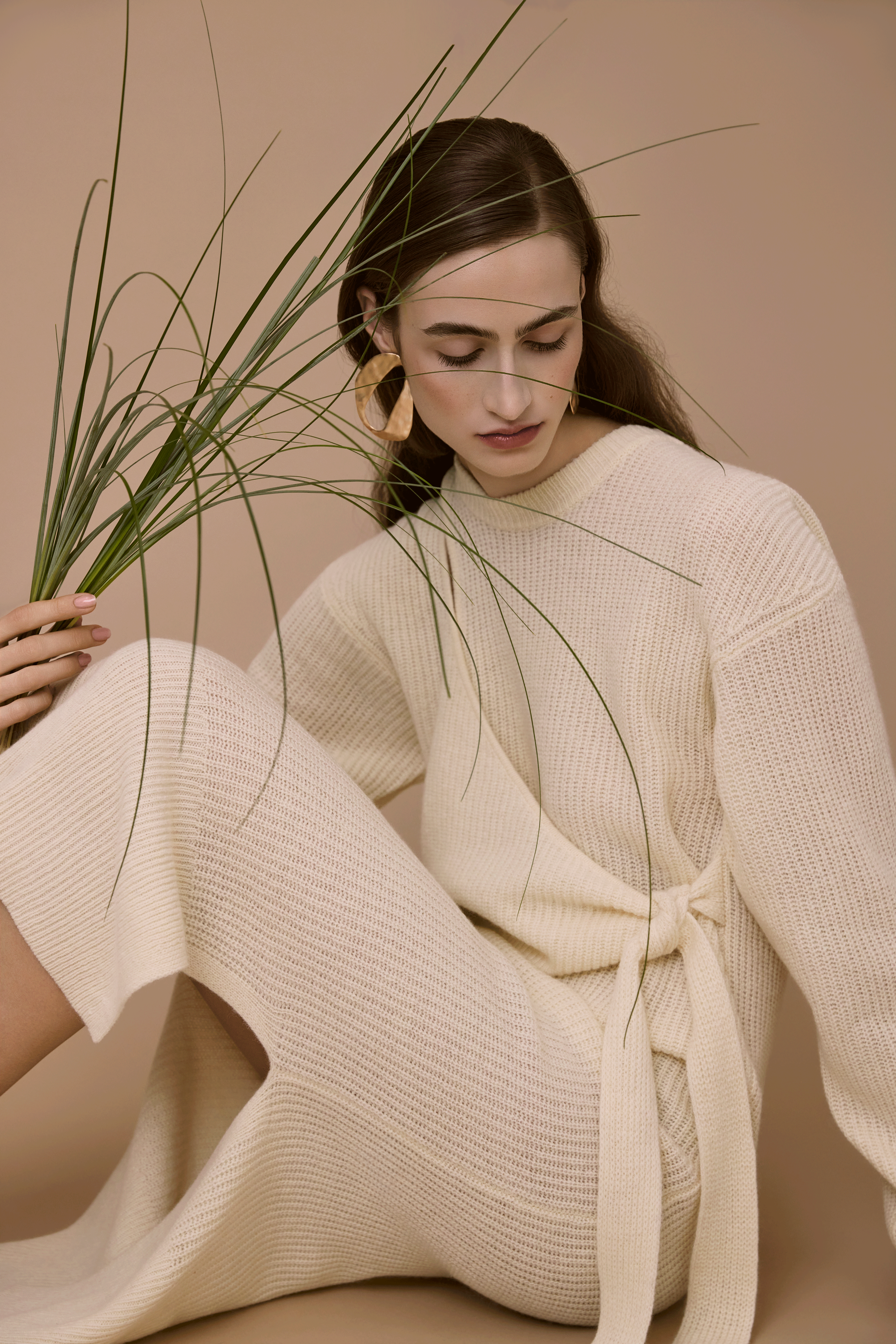 Model: Timea B (Agency: Option); Stylist: Jasmin Senta Linder; Hair and Make-Up Artist: Nicole Yuki Wild; Set Designer: Sophie Mercedes Lardon; Retoucher: Yulia Valmont