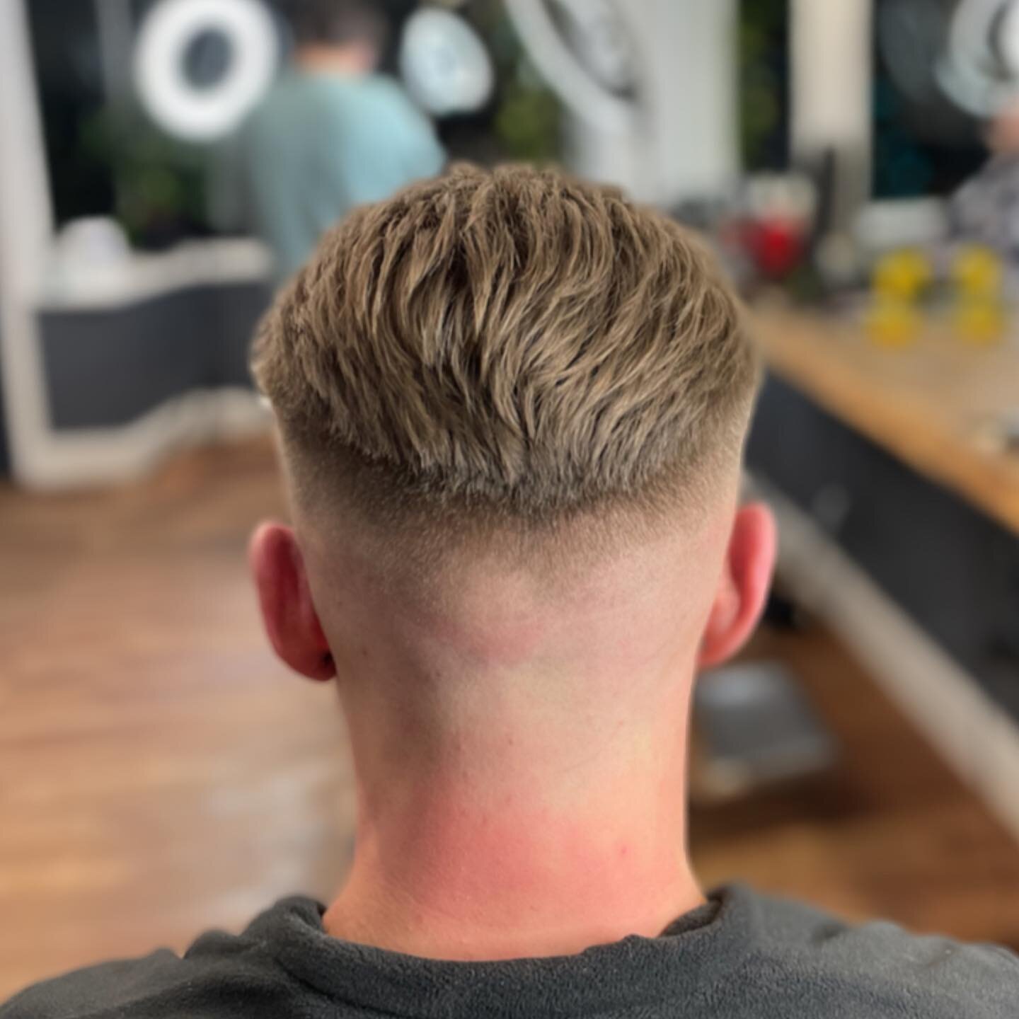 We&rsquo;ve got you covered from the back 🍃 
&bull;
&bull;
High skin fade and scissor cut top by @kierandaltonn ❄️
&bull;
&bull;
#barber #barbers #barbering #barbershop #barbershops #barbershopconnect #barbershopconnectuk #leeds #leedsbarber #ls6 #h