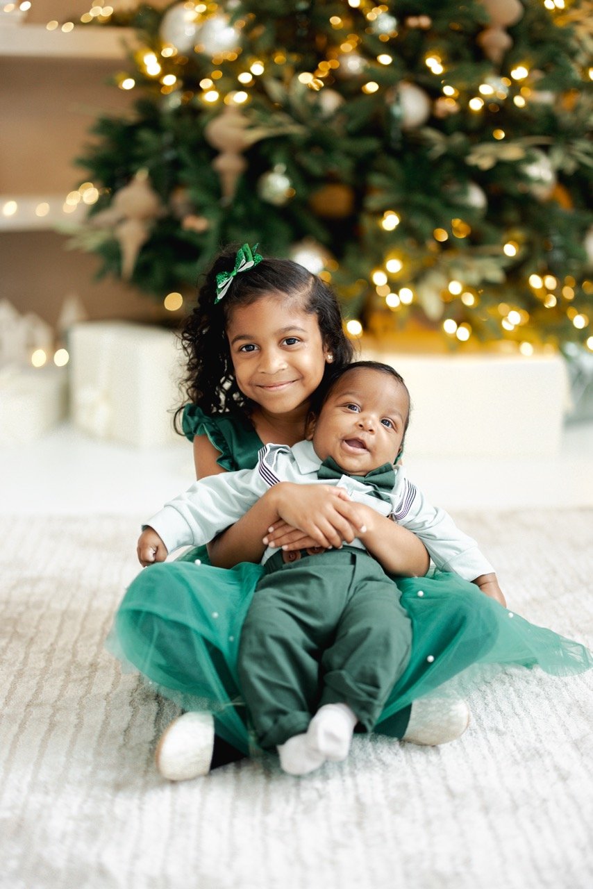 Planning Your Perfect Holiday Family Mini Session: A Toronto Photographer's Guide