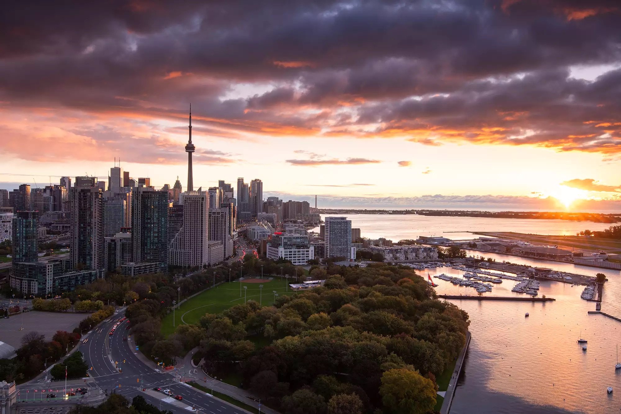 Top 10 Locations for Family Photography in Toronto