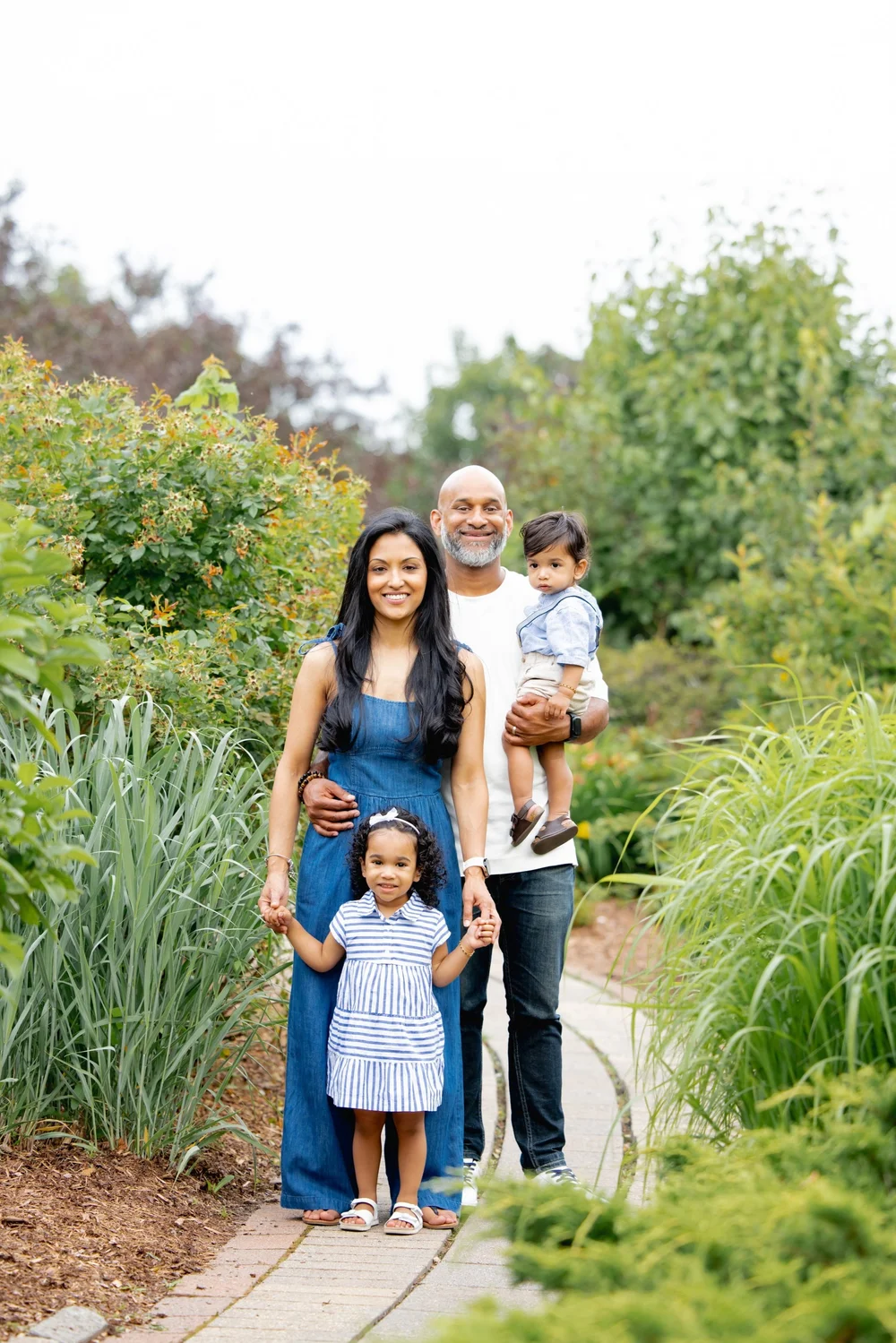 Outdoor family session in Toronto
