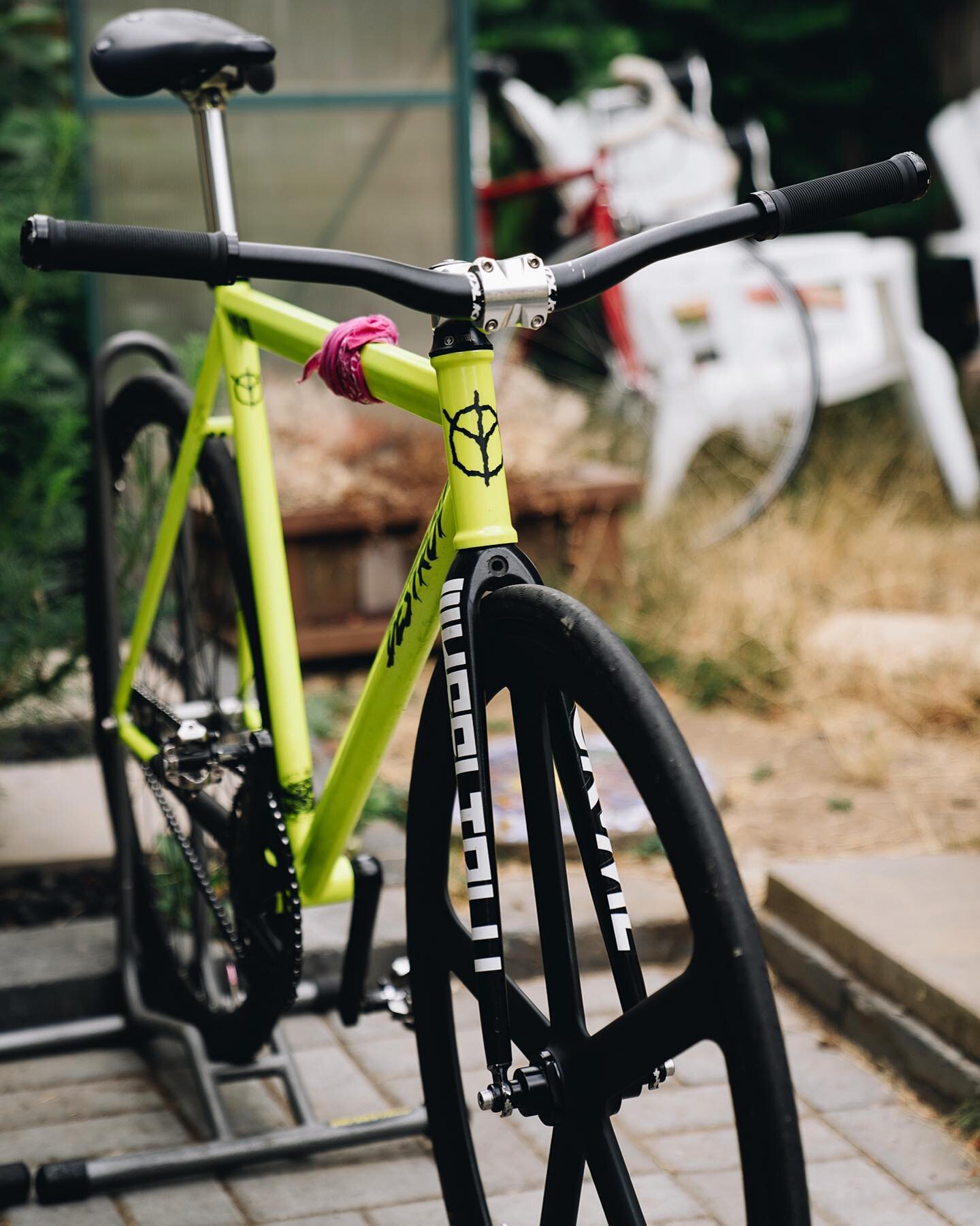 DESTROY. Custom Track.
.
Track prototype from the catacombs. Attached to @coven0fskum 
.
Chat with us about building YOUR custom DESTROY
or check out our current inventory 
here👇

WWW.DESTROYBIKECO.COM
.
PDX BUILT//AMERICAN MADE
.
#americanmade #han