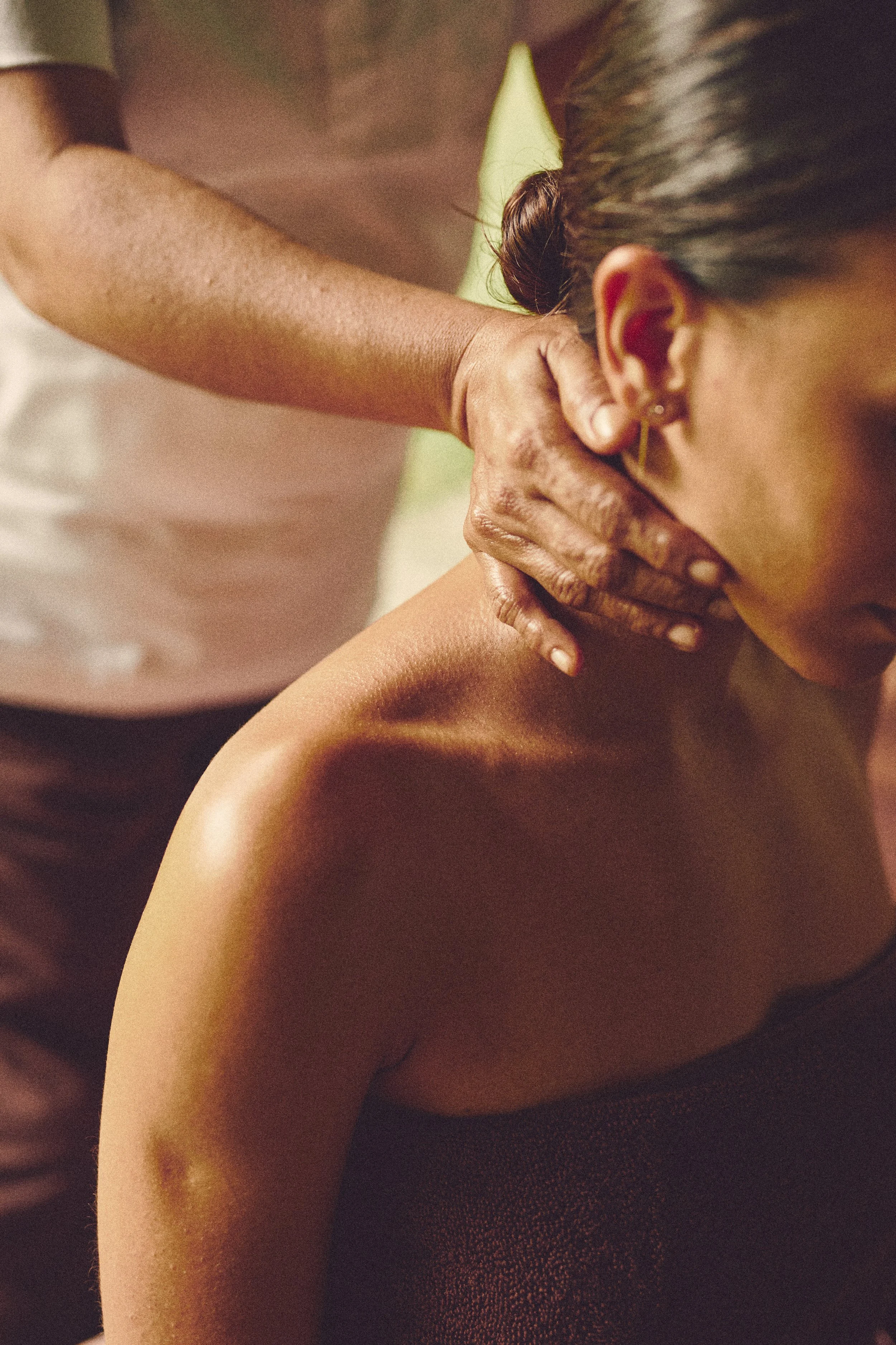 SK.Spa.Neck_Massage.Dec24.Sophia_Sem.jpg