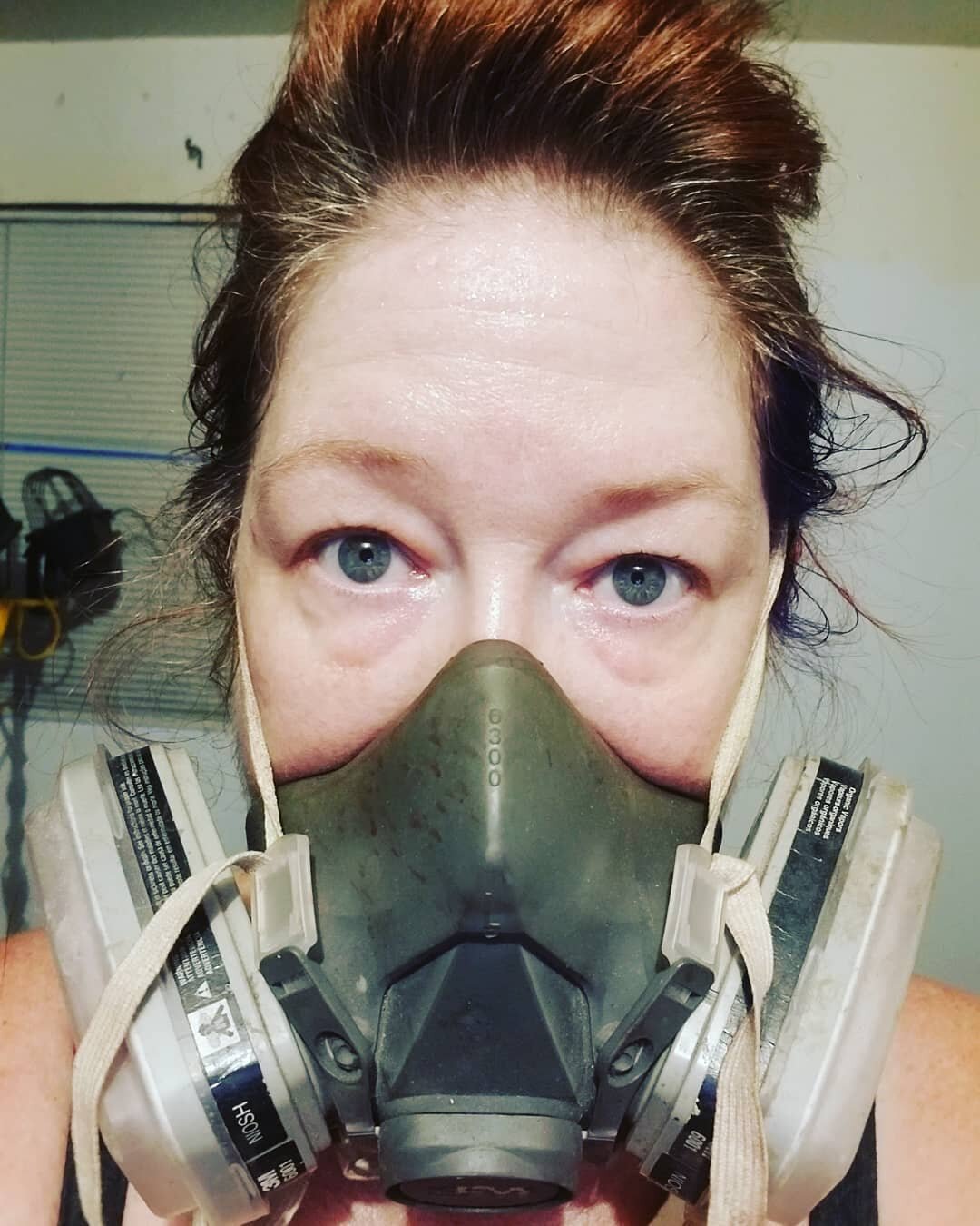 Glad I've gotten somewhat quicker at pouring resin over the years, because it is kind of miserable work on hot days, whew. Dripping sweat is one too many moving parts! #sweatyselfie #resin #resinart #goinggrey