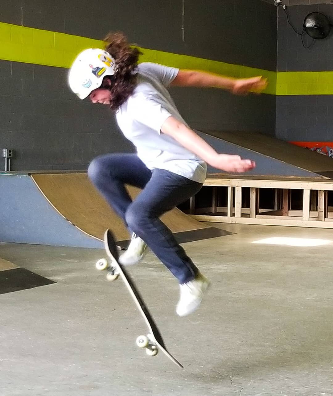 @fiona_from._.shrek tearing it up at @qskatepark this morning! So fun watching her