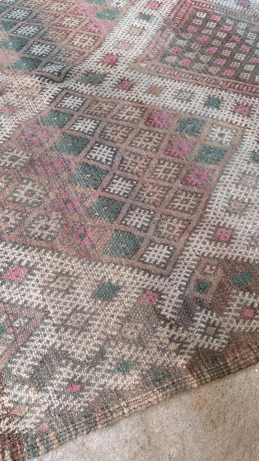 neutral-kilim-rug_002.jpeg