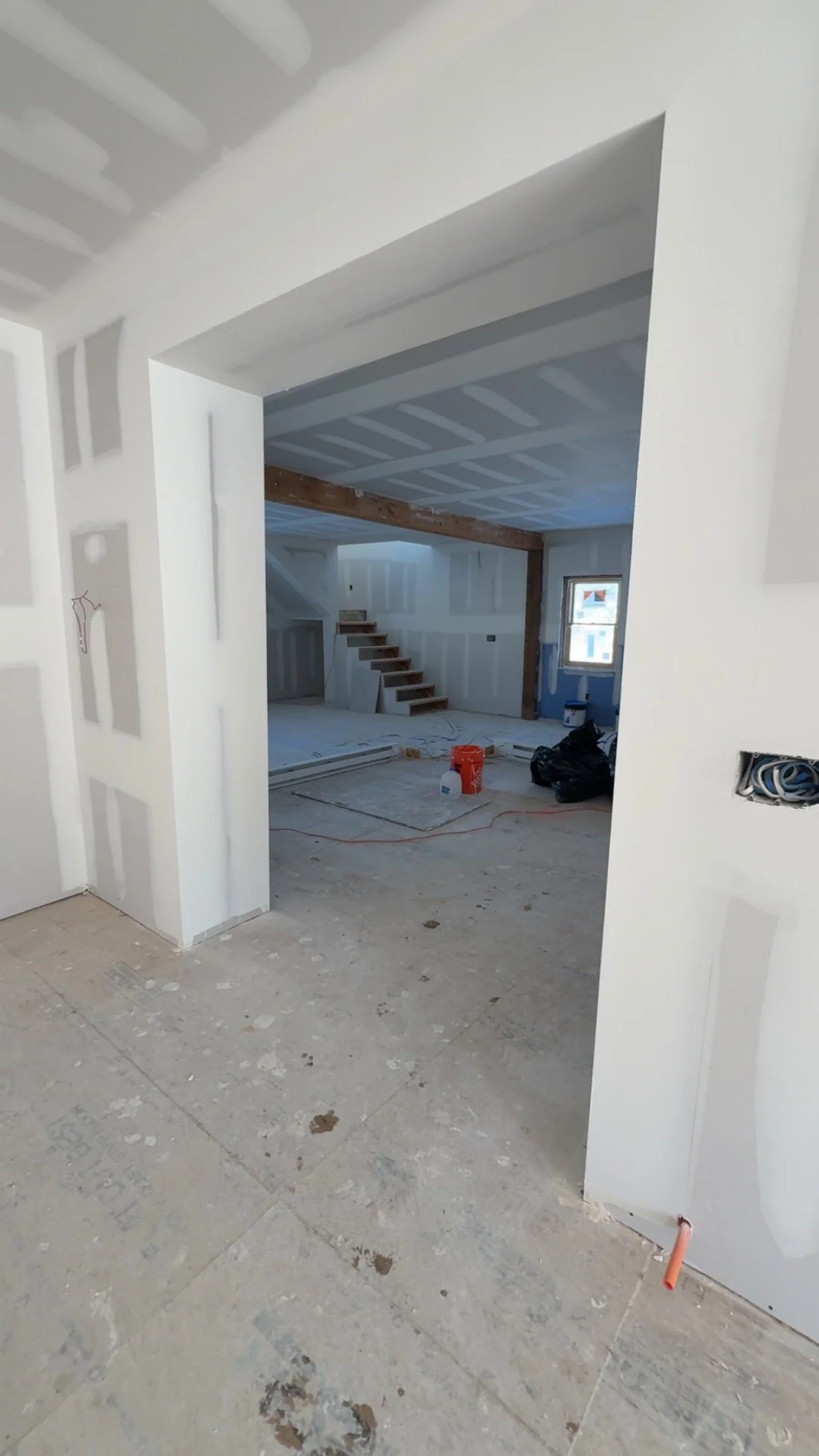 livingroom hallway.jpeg
