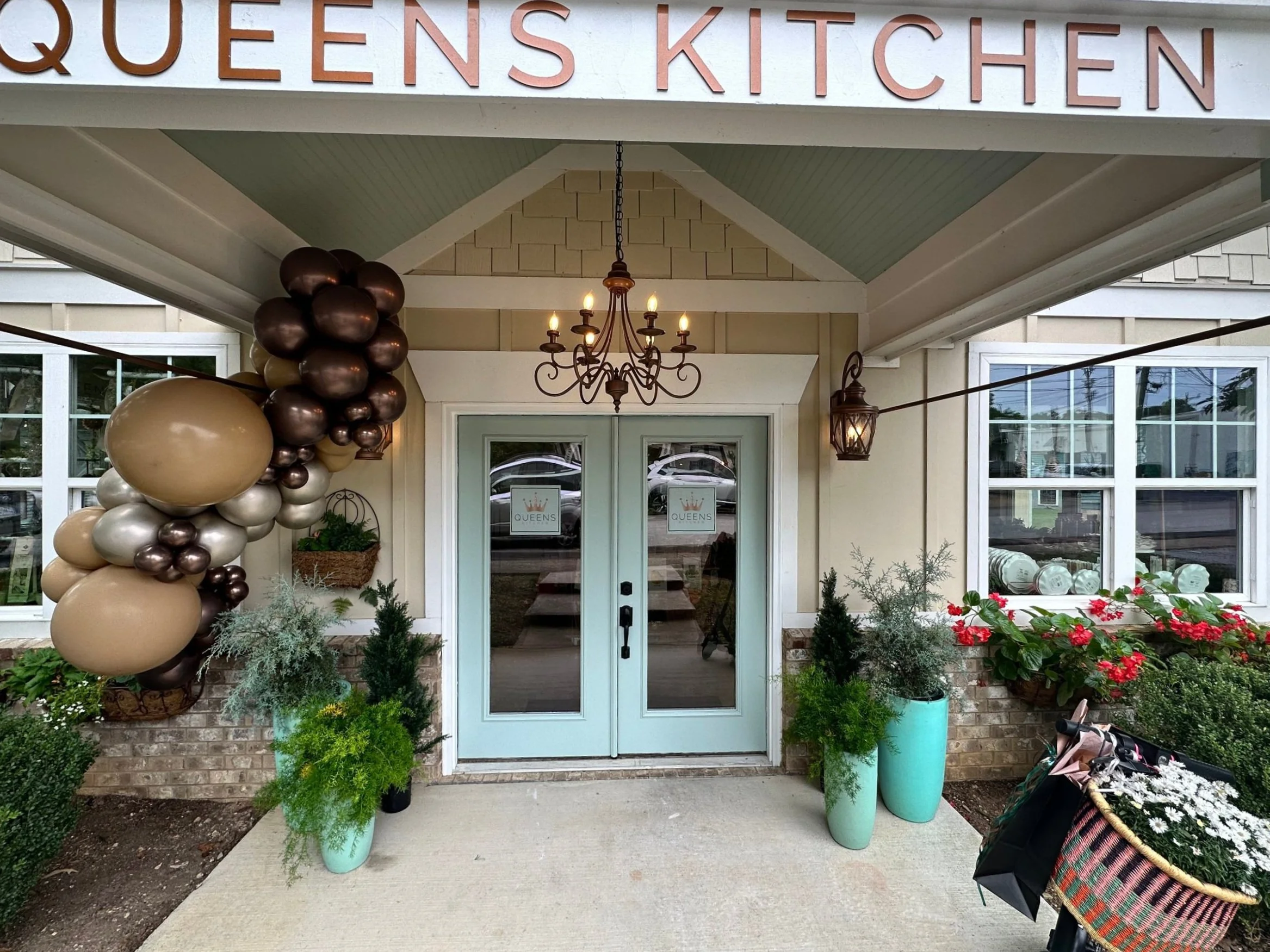 Queens Kitchen Store Front