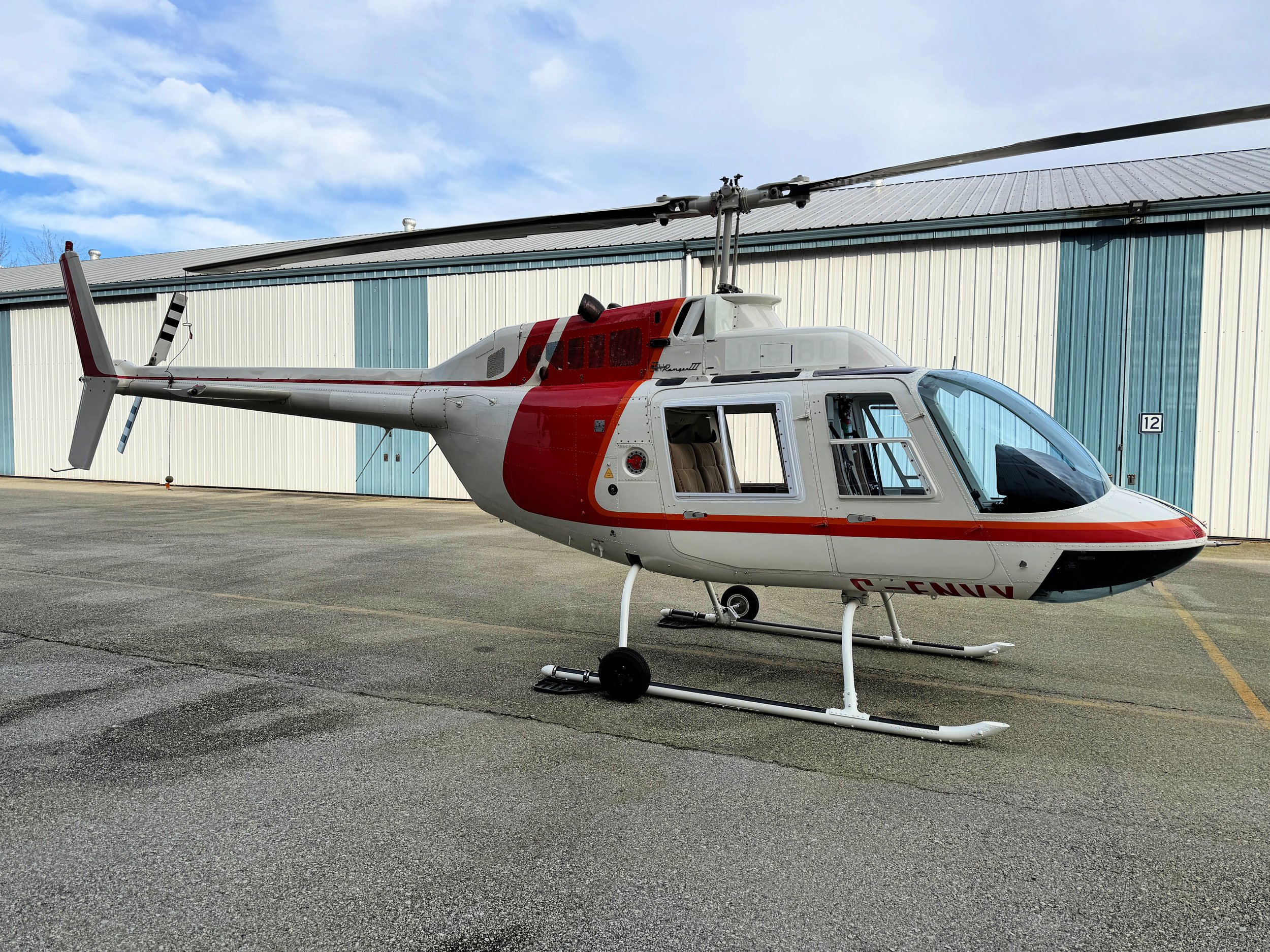 1995 Bell 206B3 C-FNVY (2).jpg