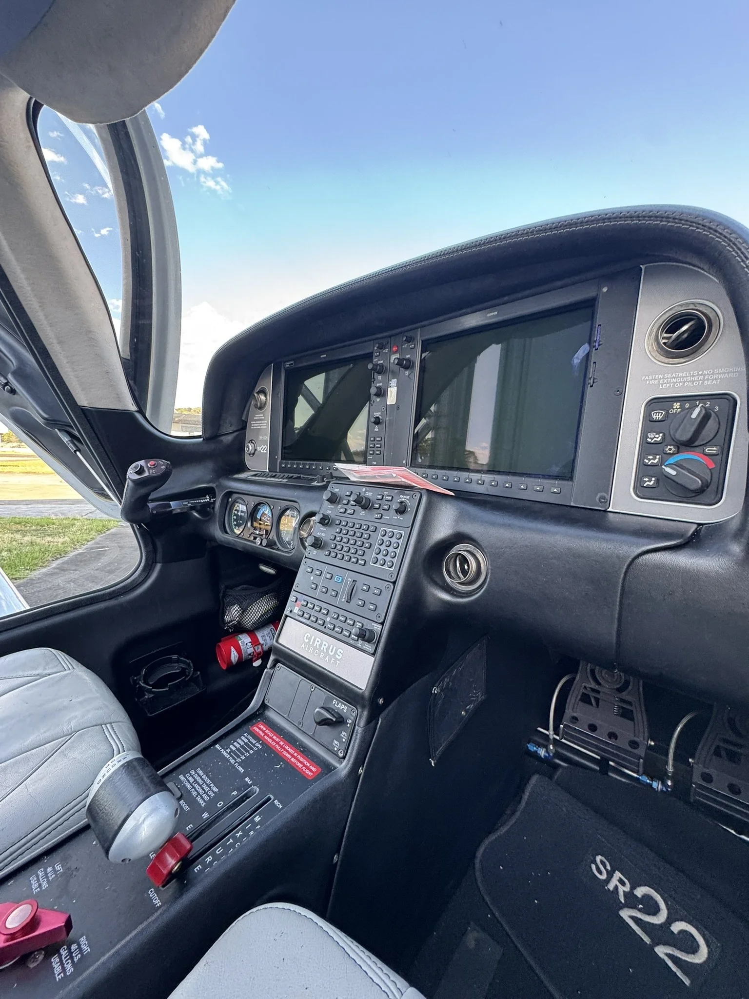 2014 Cirrus SR22-G5 interior