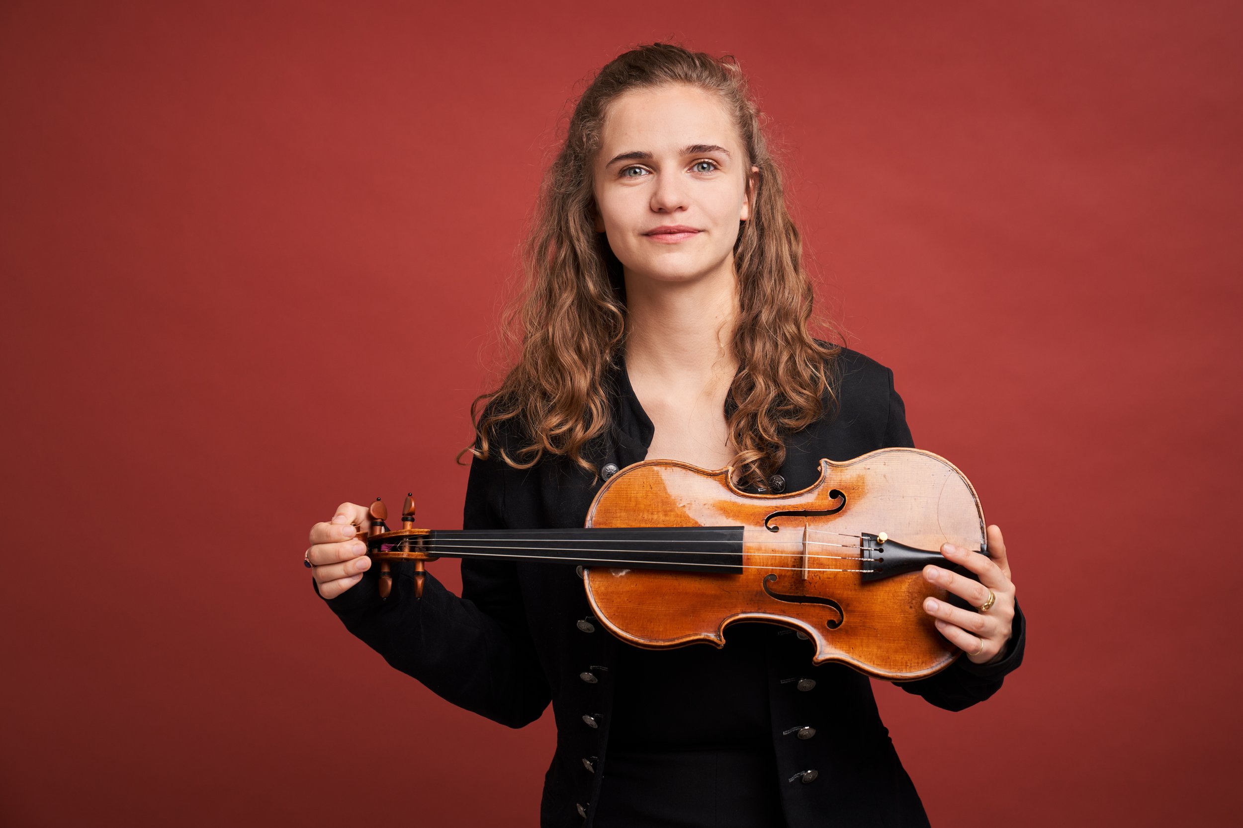 Charlotte Saluste-Bridoux | violin