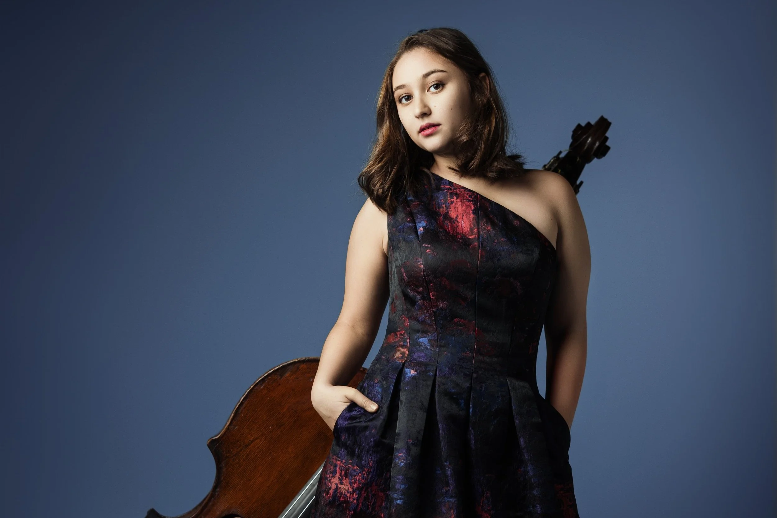 Nina Bernat, bass