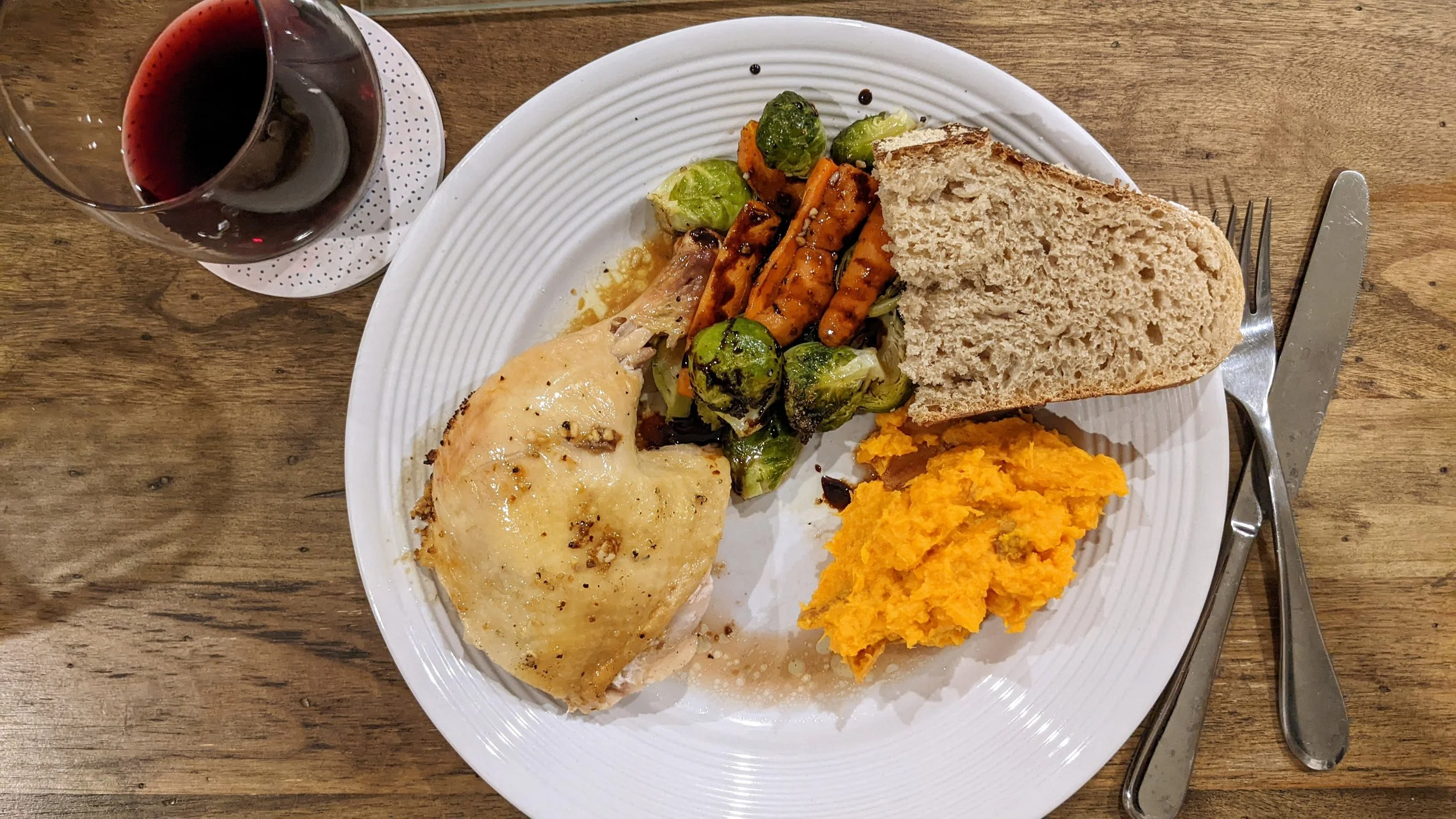 A Sports Dietitian's Top 4 Tips to Enjoy the Holidays (and still get gains!)