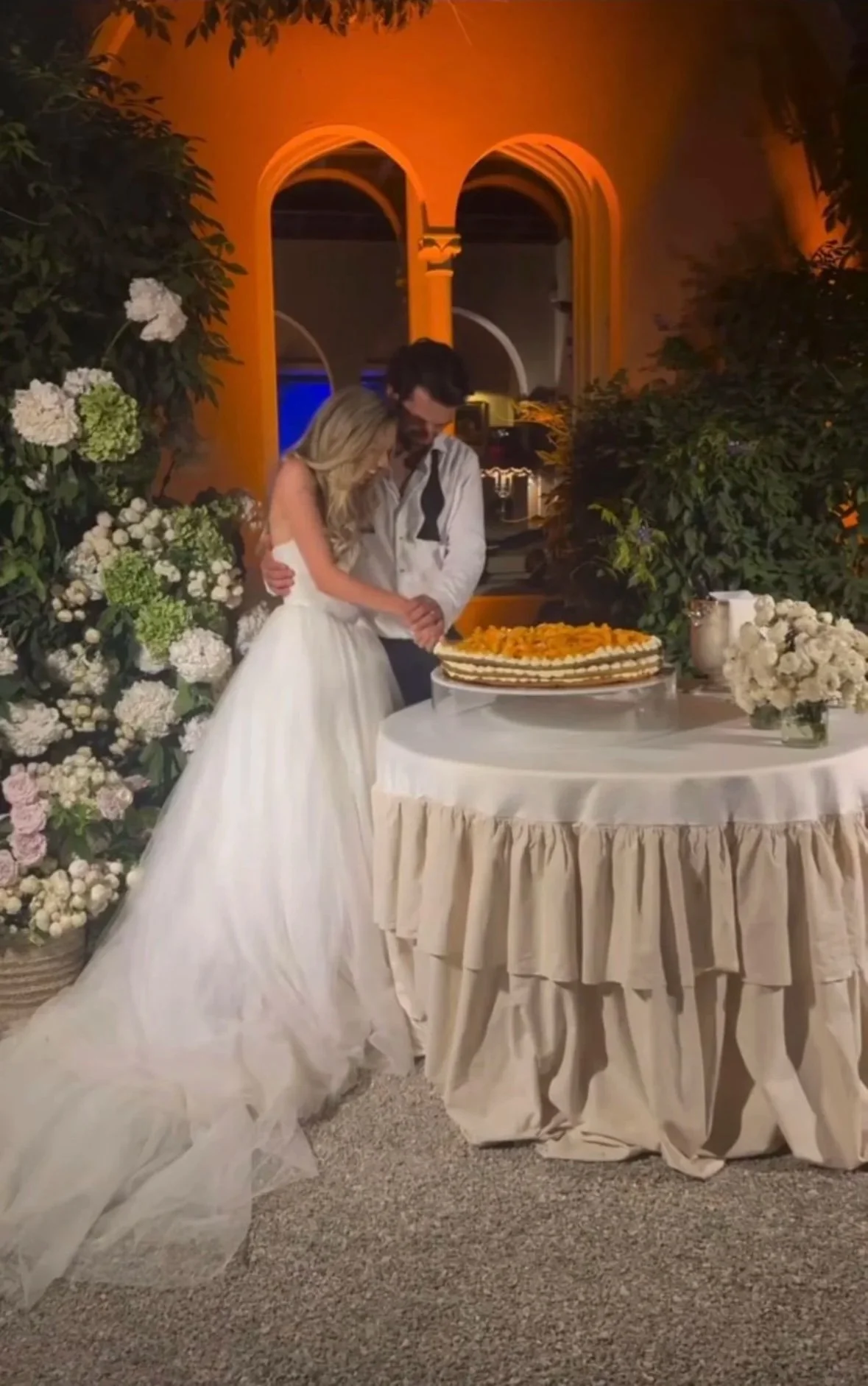Duchess+Satin+With+pleated+skirt+on+cake+table.jpg