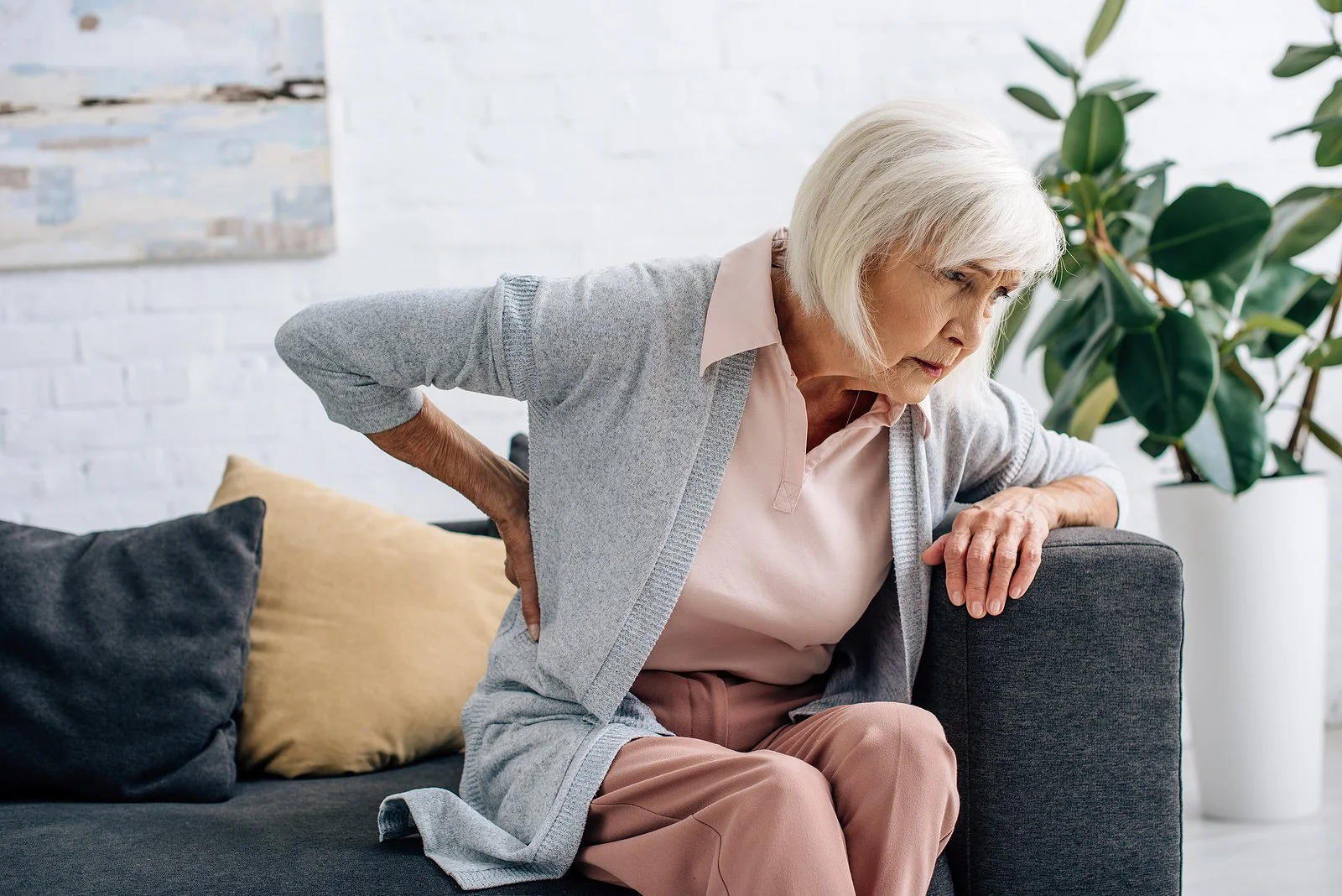 When Is Lower Back Pain Serious and When Should You See a Physio?