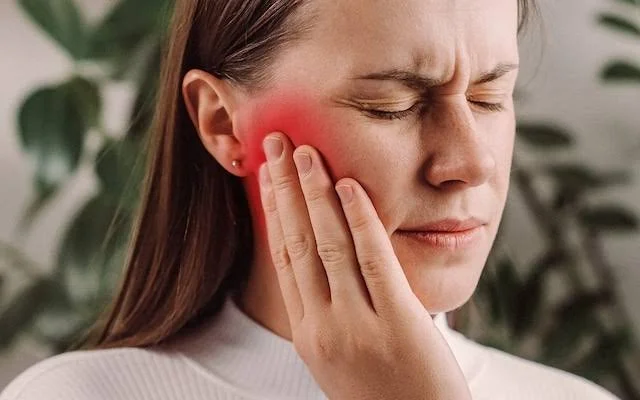 Waking Up With Jaw Pain and Headaches? It Could Be Your TMJ