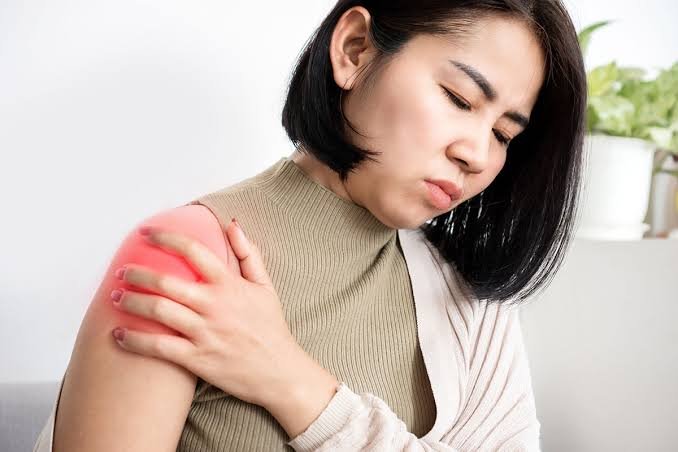 Cannot Move Your Shoulder? Here Is What Frozen Shoulder Really Is