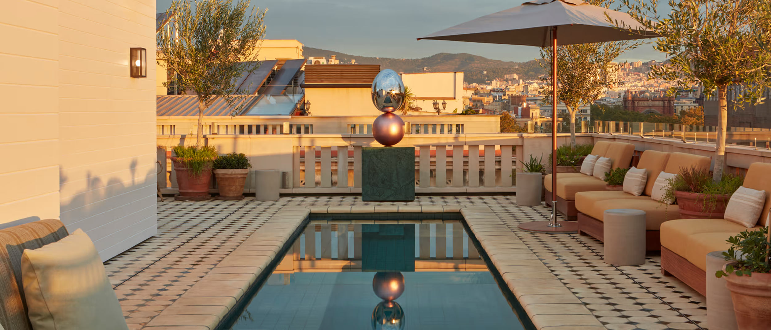 Borneta_Rooftop_sunrise-1_Web-res.png