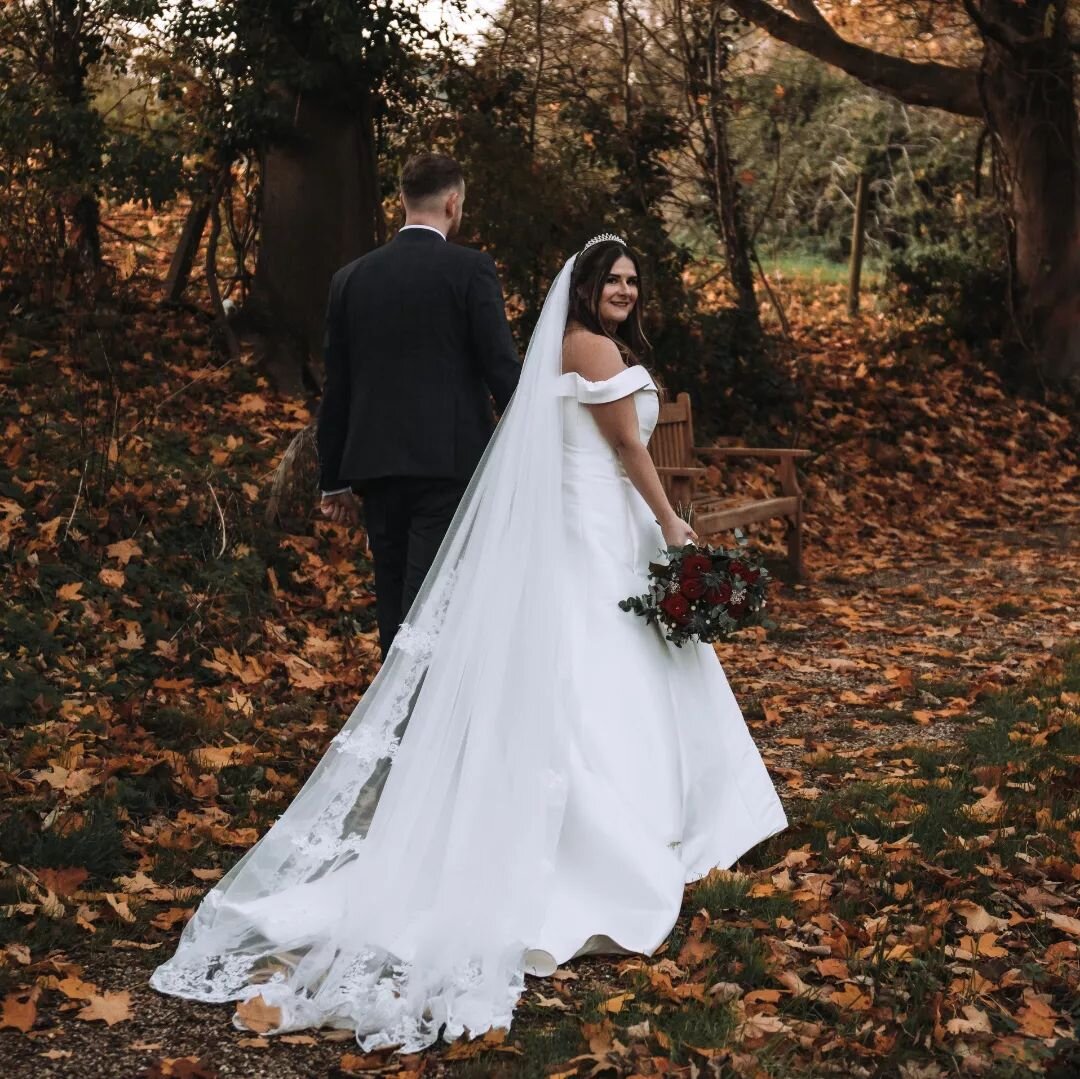 Chelsea looking beautiful on her wedding day! Stunning photos by @tomkeenanphotography 

#bridalalterationsspecialist #bridalseamstress #weddingdressalterations #wedding2023 #stunningphotography