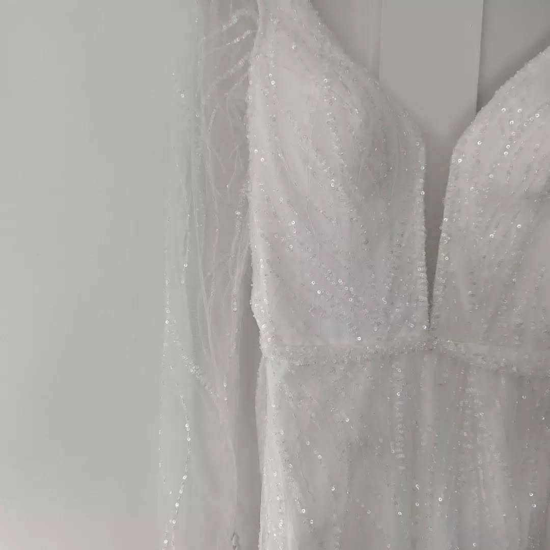 A few people have been asking to add sleeves to their bridal dress alterations. It's such a great way to customise your look and make the dress your own.

💕A couple super cute sleeves I've added recently💕

#bridalalterationsspecialist #weddingdress