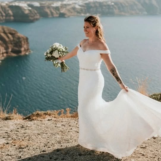 💕Creating the perfect fit, one stitch at a time💕

Here&rsquo;s the beautiful Gemma on her special day, looking absolutely gorgeous!

#bridalseamstress #bridalalterationsspecialist #weddingdressalterations