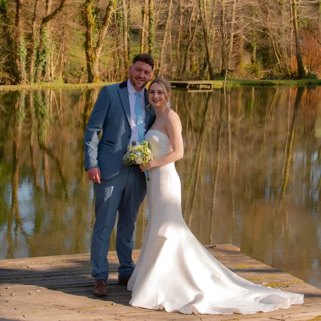 Beautiful Danielle on her wedding day!
I had the pleasure of altering her dress to make sure it fit just right. She looked absolutely gorgeous&mdash;such a joy to work with!

#RealBride #BridalAlterations #WeddingDress #SeamstressLove