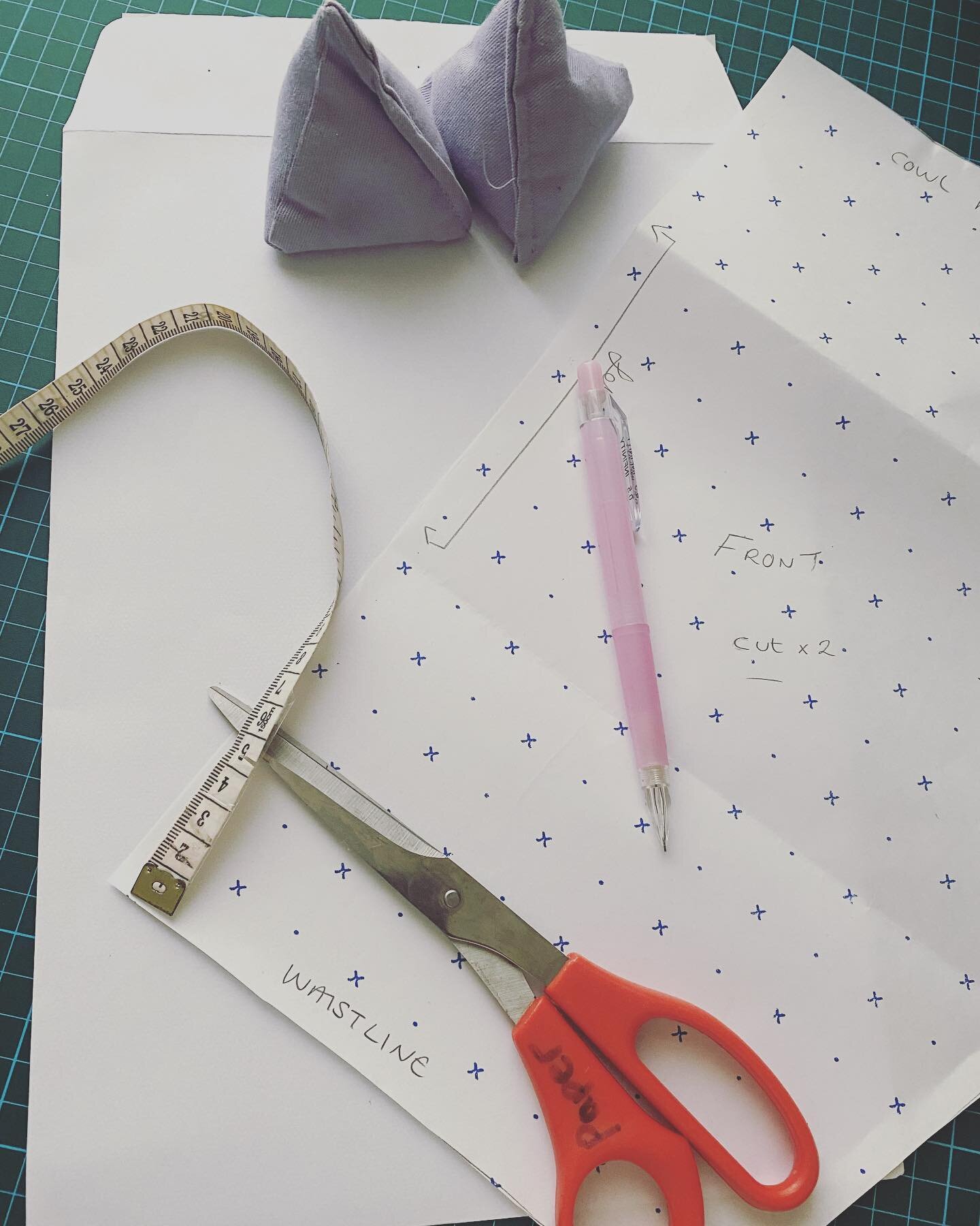 What is my worst nightmare for my business?
Simply turning customers away due to being so busy and being a one man band to do all.

Here&rsquo;s me drafting a pattern for a brand new design for a special customer x RH

#patterndesign #patternmaking #