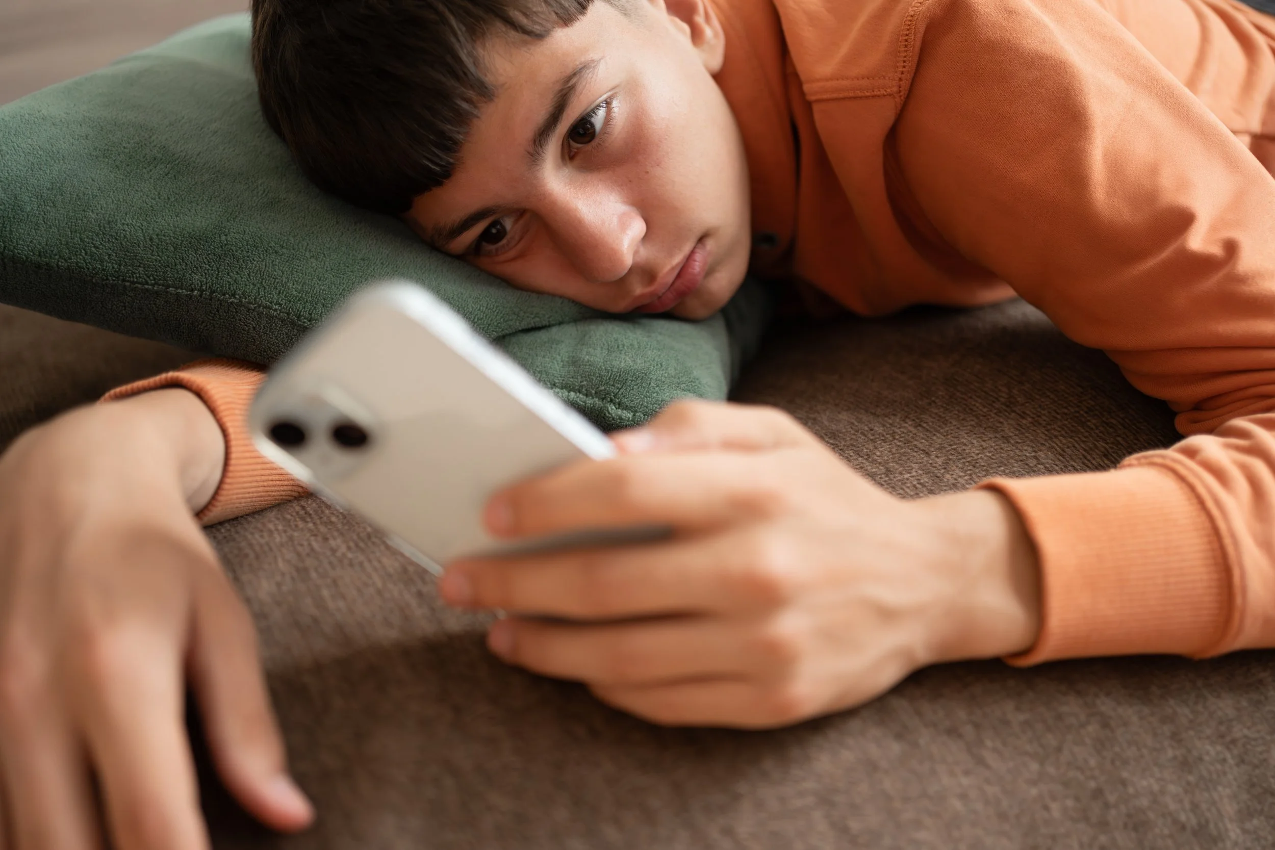 How Screen Time Affects Mental and Physical Health: Finding a Healthier Balance in a Digital World