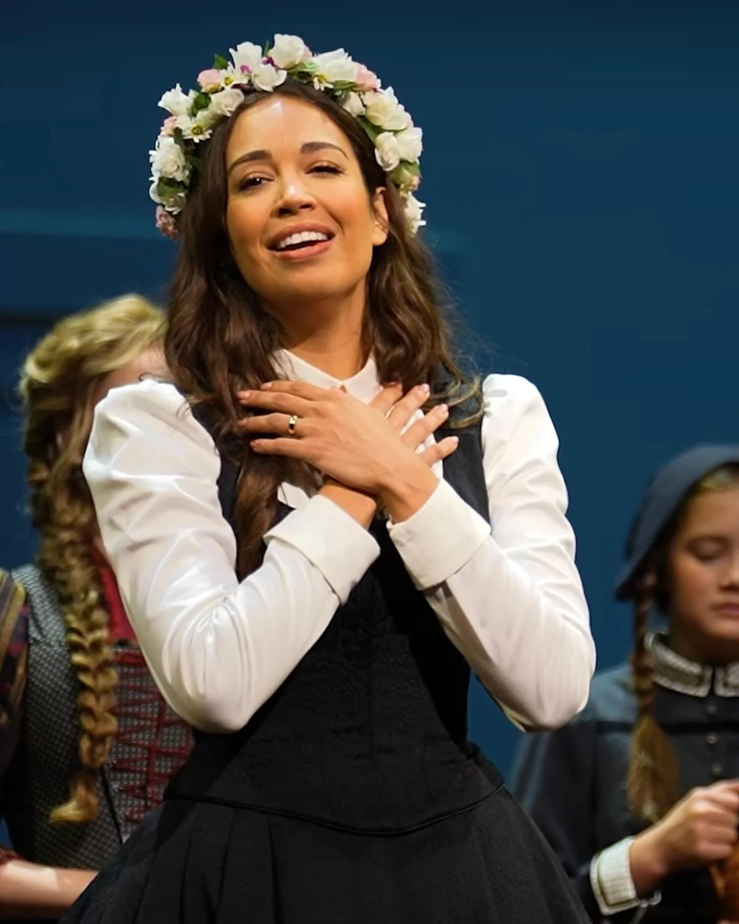 T O N I G H T ✨

360 of Opera is running, not sleep-walking 😉, to see @nadine.sierra as Amina in Bellini's 'La Sonnambula'! We are in for an extra surprise tonight, as @brownleetenor sings Elvino in tonight's performance after just having sung the d