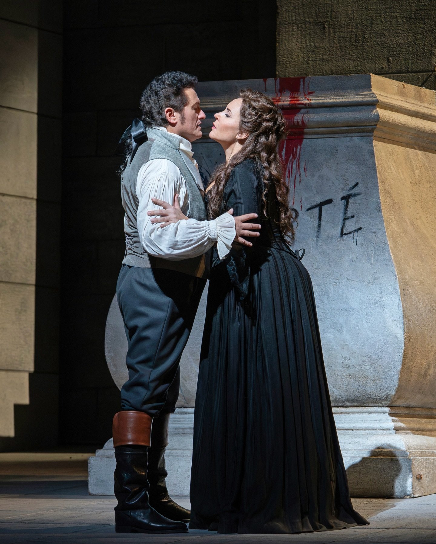 ✨ TONIGHT ✨

@360ofopera attends the #AndreaChenier premiere at @metopera 🤩 we are so excited to witness this rarely performed opera by Umberto Giordano, with a thrilling cast!

🎭 CAST

MADDALENA: Sonya Yoncheva @sonyayoncheva 
ANDREA CH&Eacute;NIE