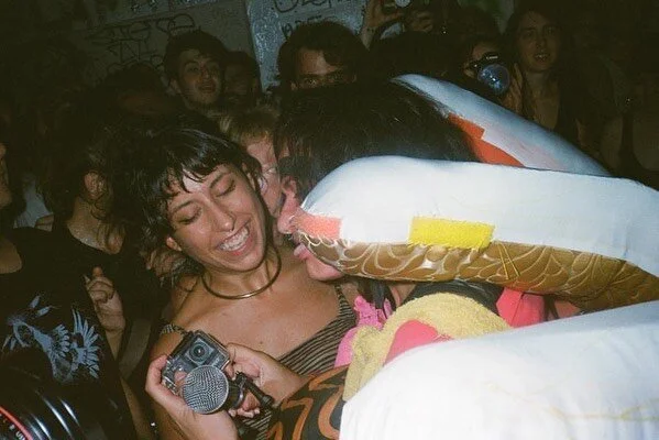 Last night of the glove 35mm by @alertski 🙏🌈💕🎻🎪🎯🐒🎪🏝🏝🏝