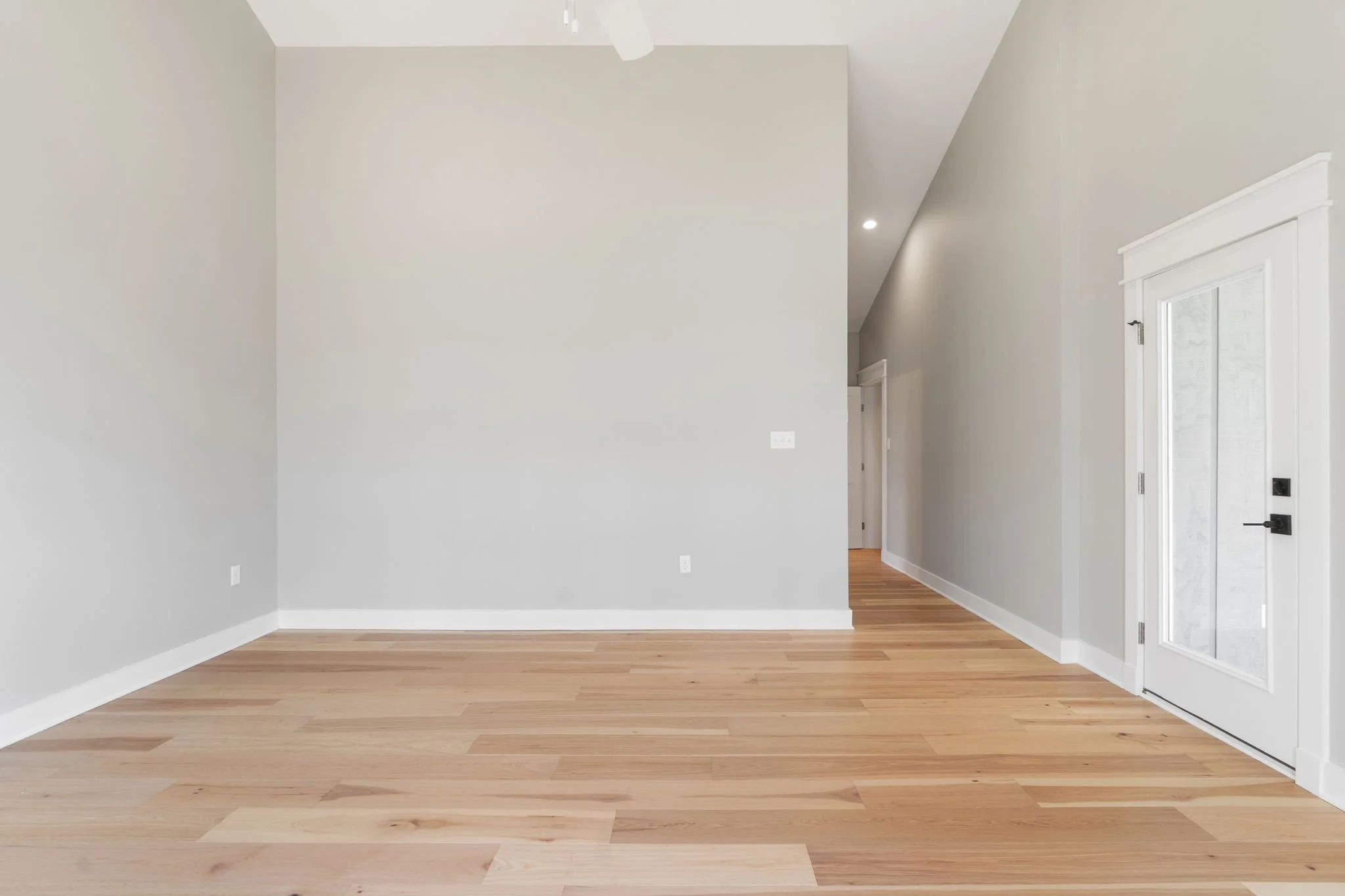 17-web-or-mls-2300 Brookwood Rd, Richmond, VA 23235, USA-17.jpg