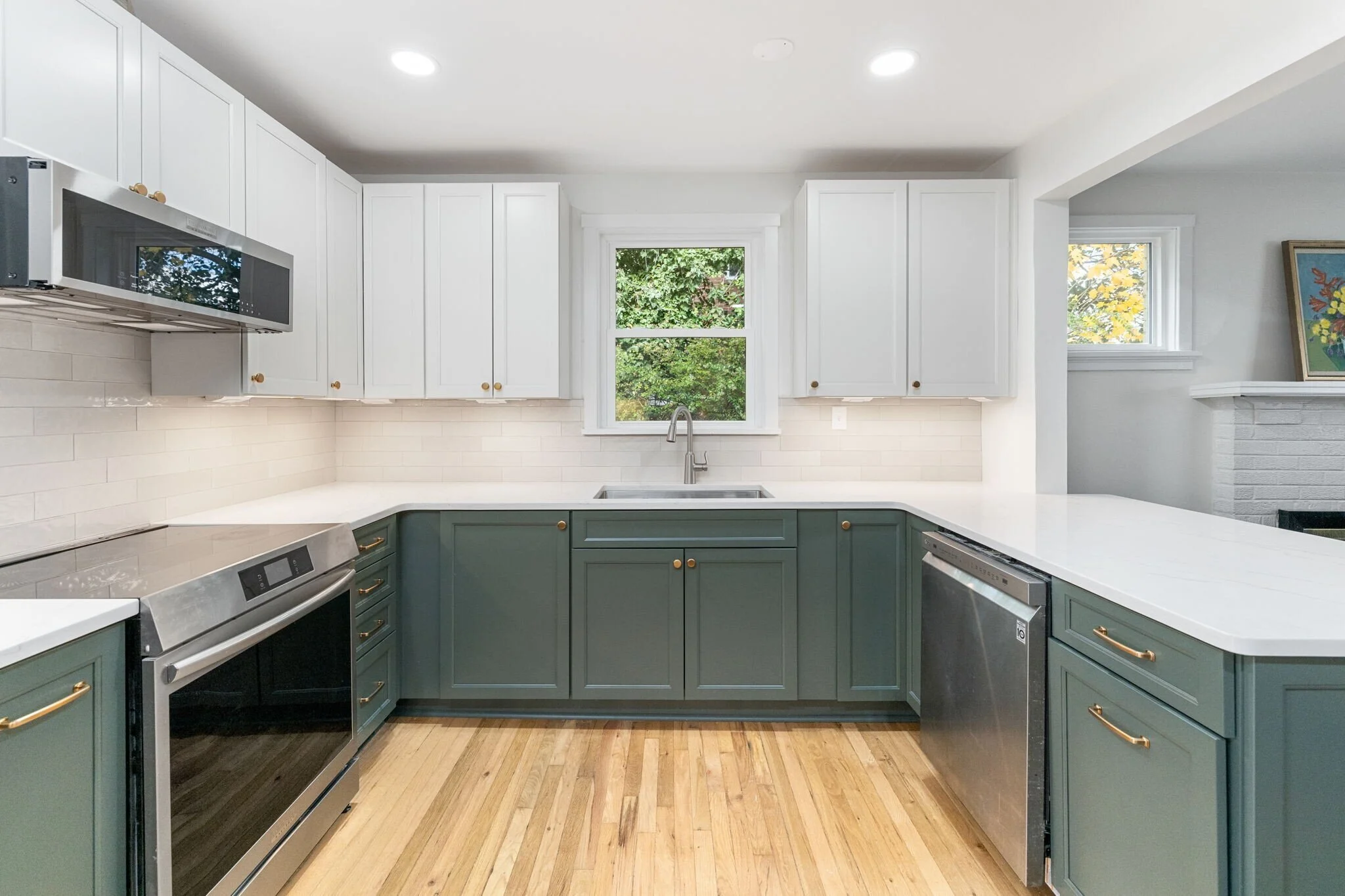 Feeling extra lucky with so many green spaces! ☘️💚✨
.
Photographers: @tourvirginiahomes, @mattyice.photos 
.
Richmond Home Builder | Richmond Custom Homes | Richmond Remodel | Richmond Kitchen Design | Green Interiors | Green Bathroom Tile | Green K