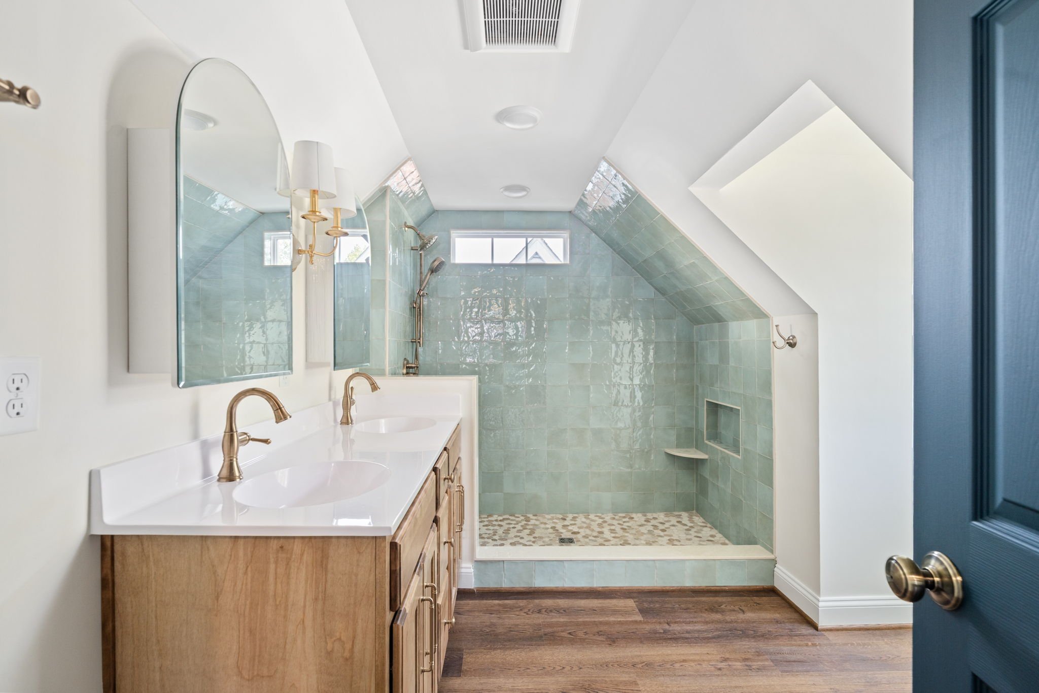 1-web-or-mls-3423 Rosewood Ave, Richmond, VA 23221, USA-1.jpg