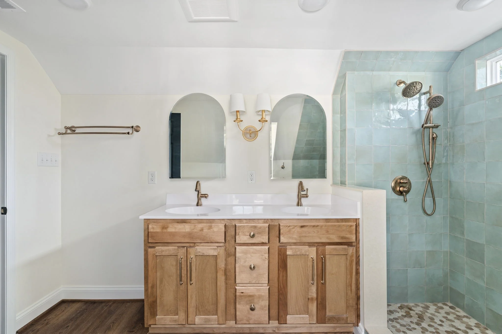 3-web-or-mls-3423 Rosewood Ave, Richmond, VA 23221, USA-3.jpg