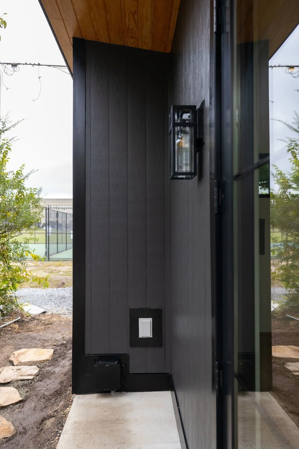 31-web-or-mls-cardiff outdoor details-2.jpg