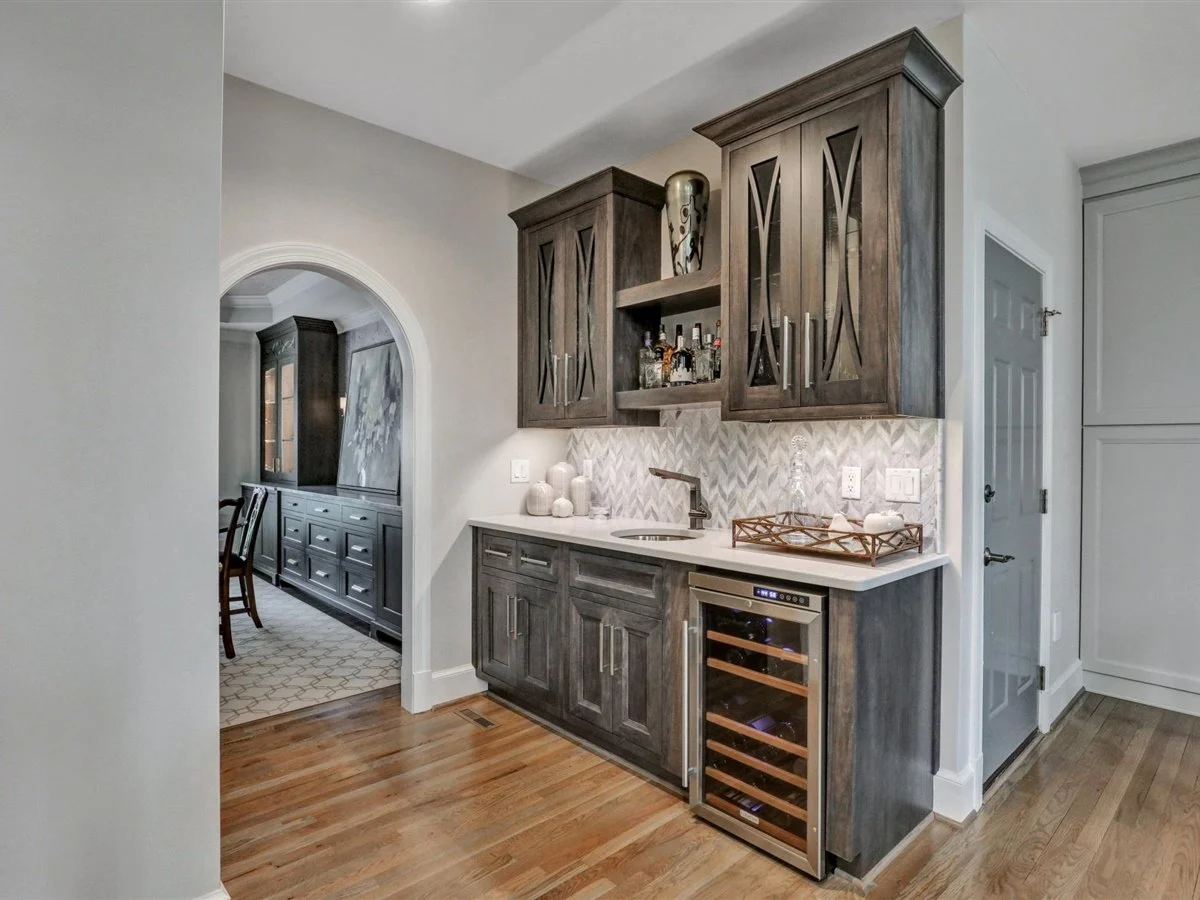 10-Butler's Pantry.jpg