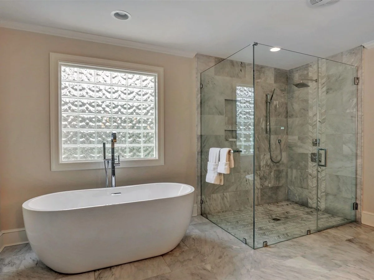 23-Master Bath (6).jpg