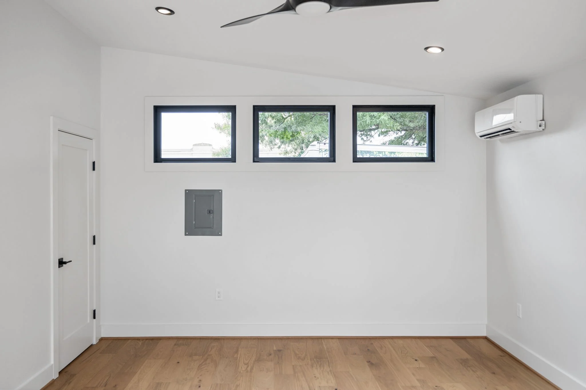 19-web-or-mls-cardiff outdoor-17.jpg