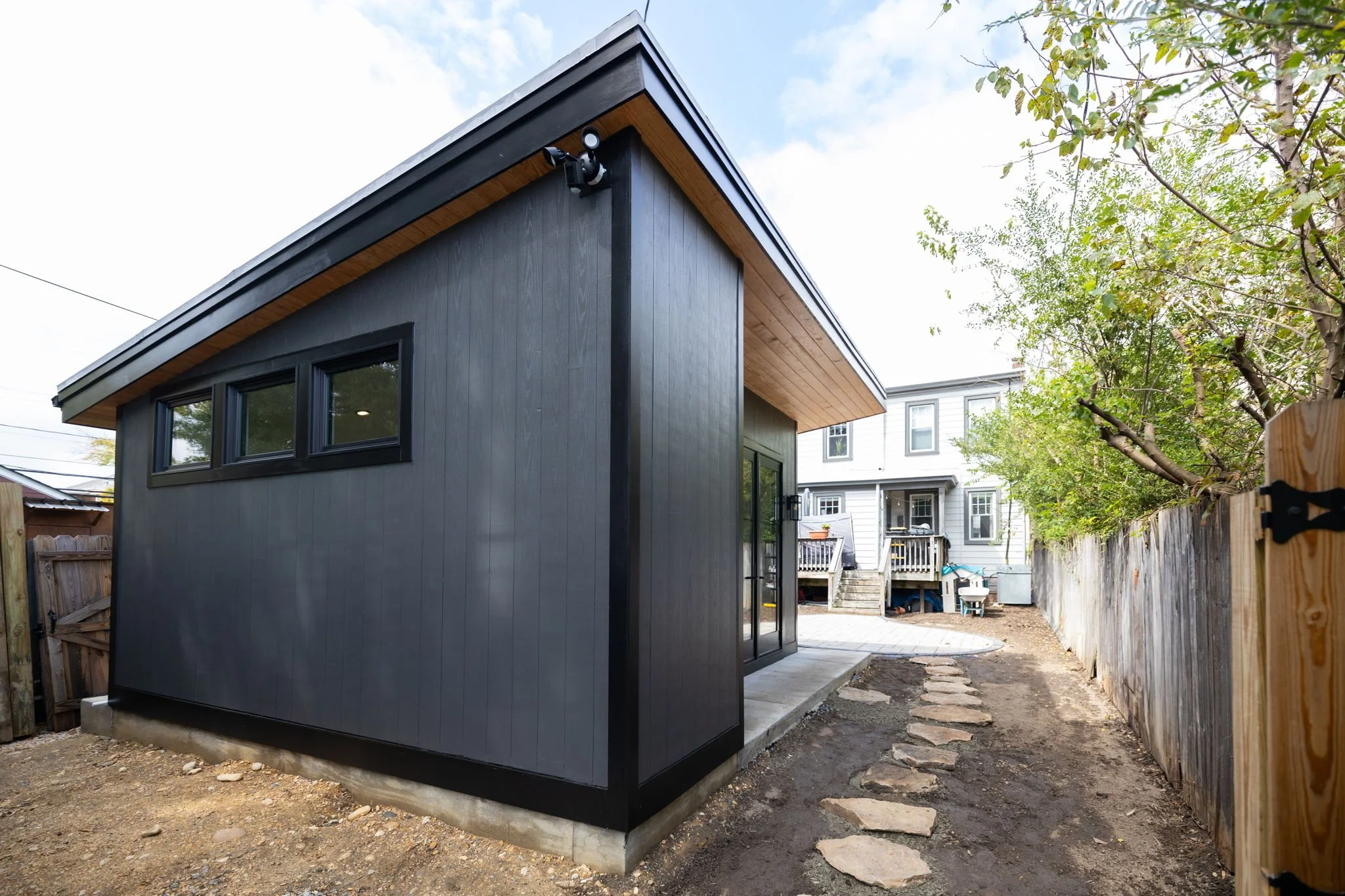 44-web-or-mls-cardiff outdoor details-15.jpg