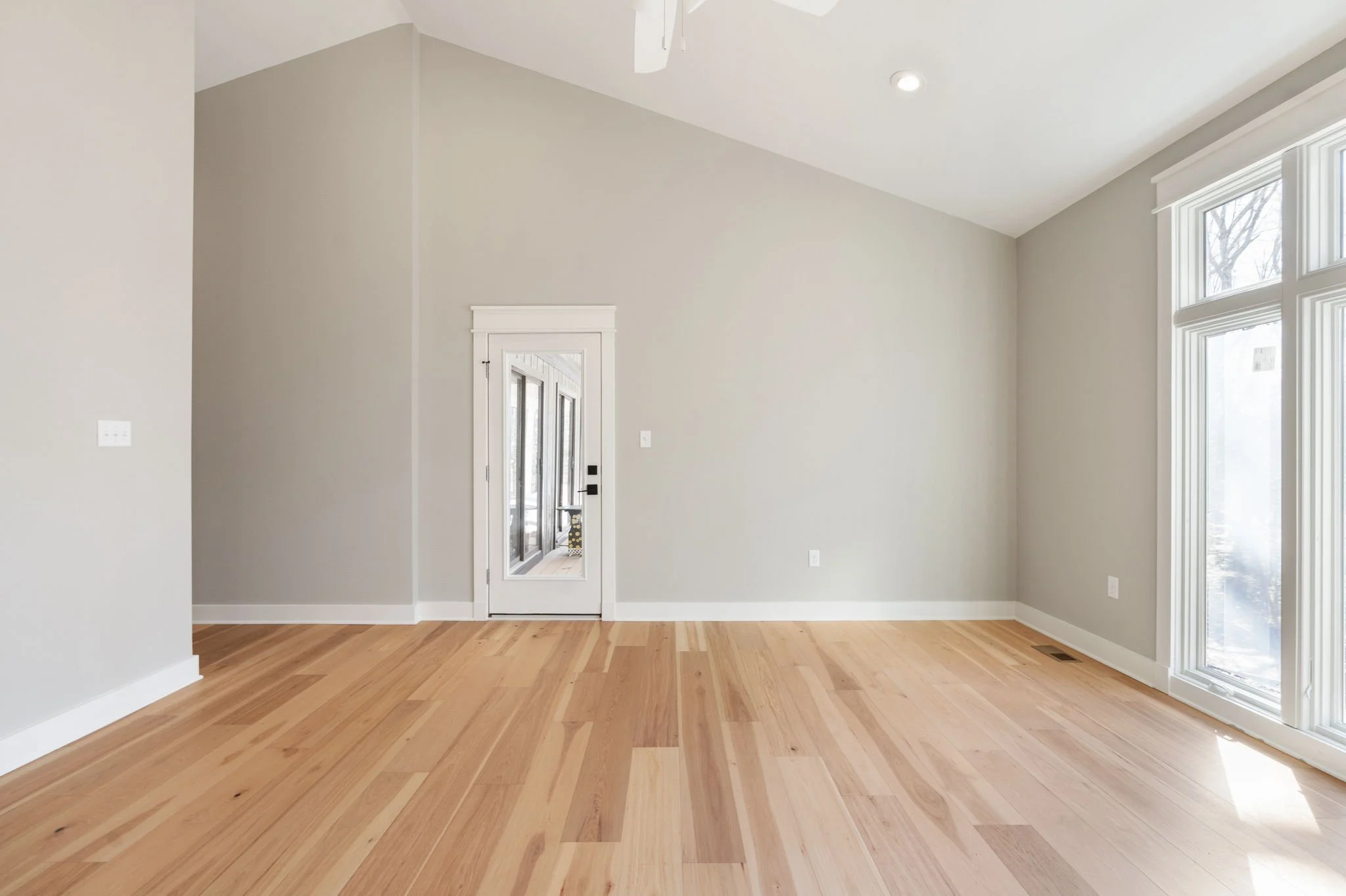 15-web-or-mls-2300 Brookwood Rd, Richmond, VA 23235, USA-15.jpg