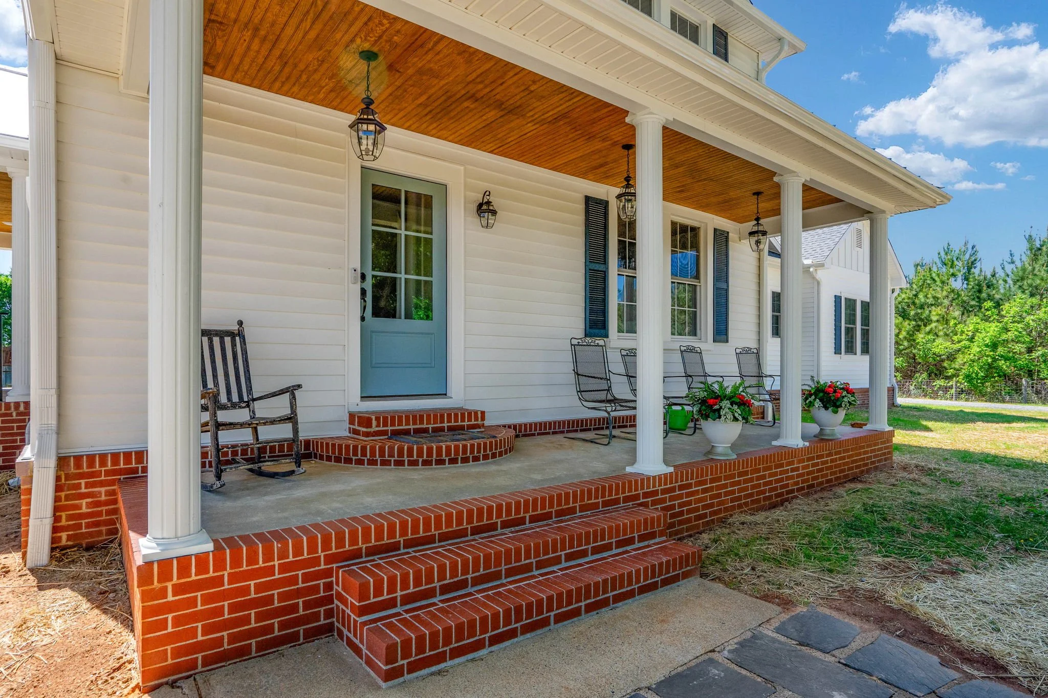 160-web-or-mls-7733 S James Madison Hwy exterior-69.jpg