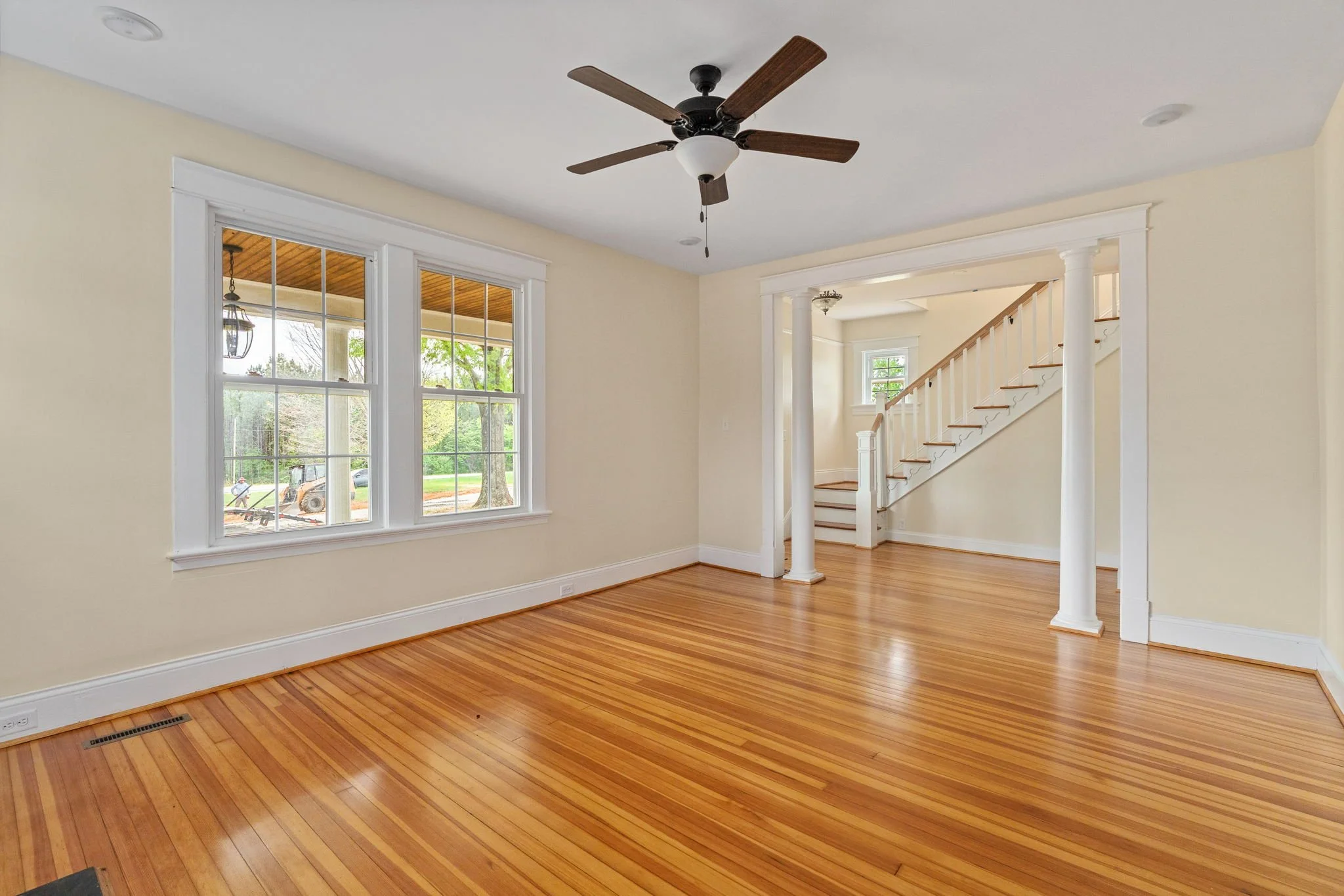 10-web-or-mls-7733 S James Madison interior-11.jpg